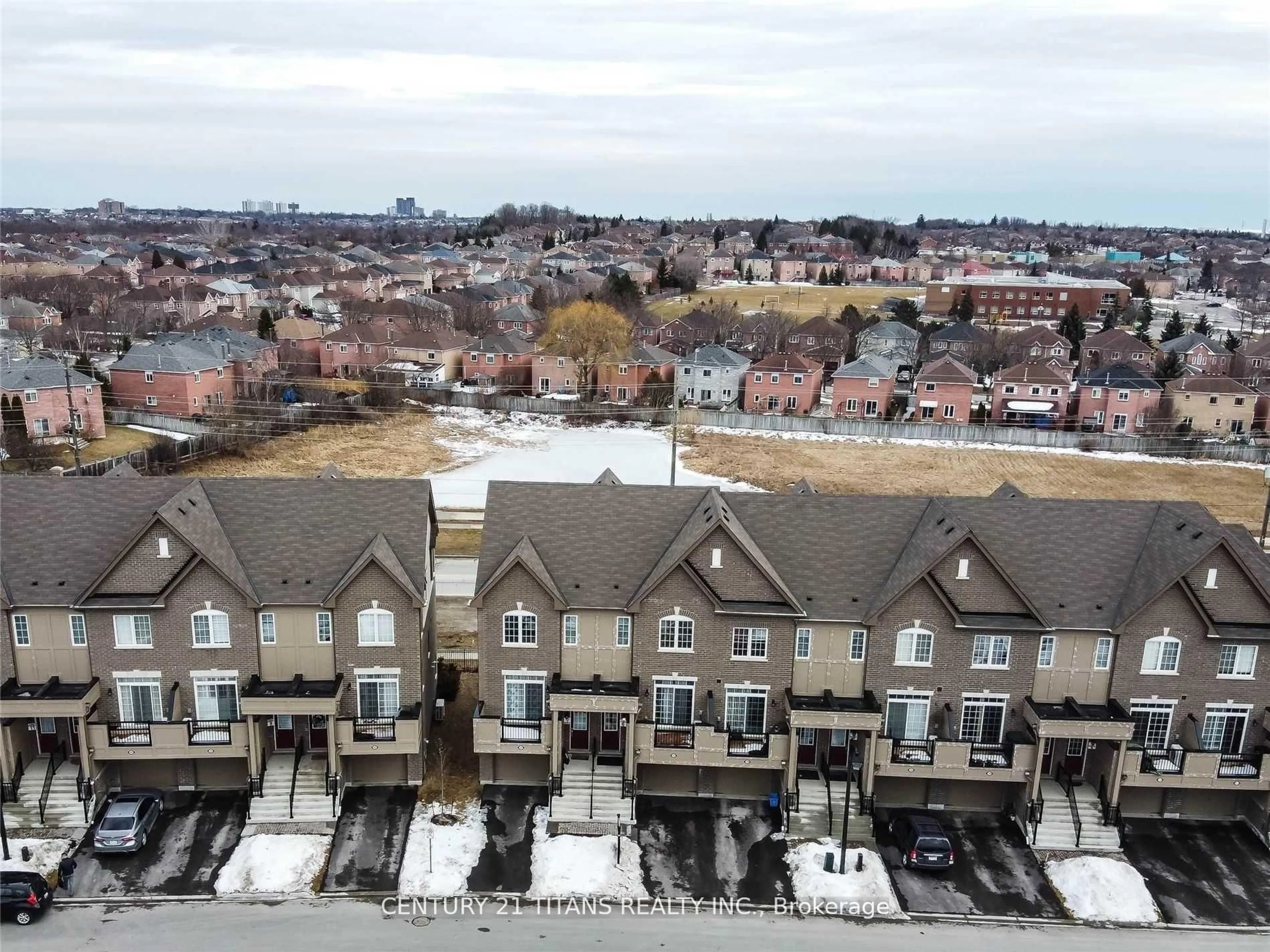A pic from outside/outdoor area/front of a property/back of a property/a pic from drone, city buildings view from balcony for 506 Rossland Rd, Ajax Ontario L1T 0N5