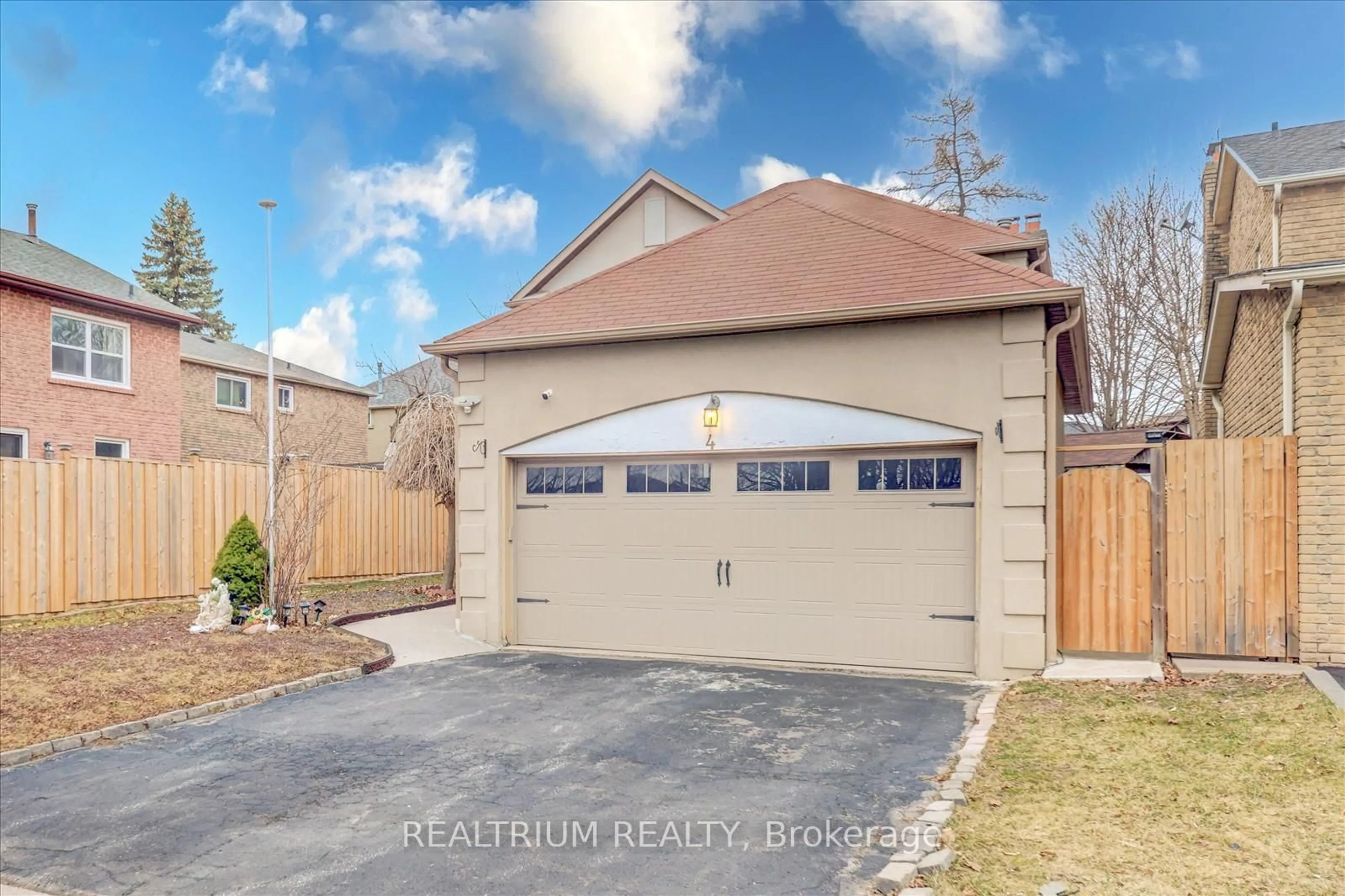 Indoor garage for 4 Radford Dr, Ajax Ontario L1T 1V9