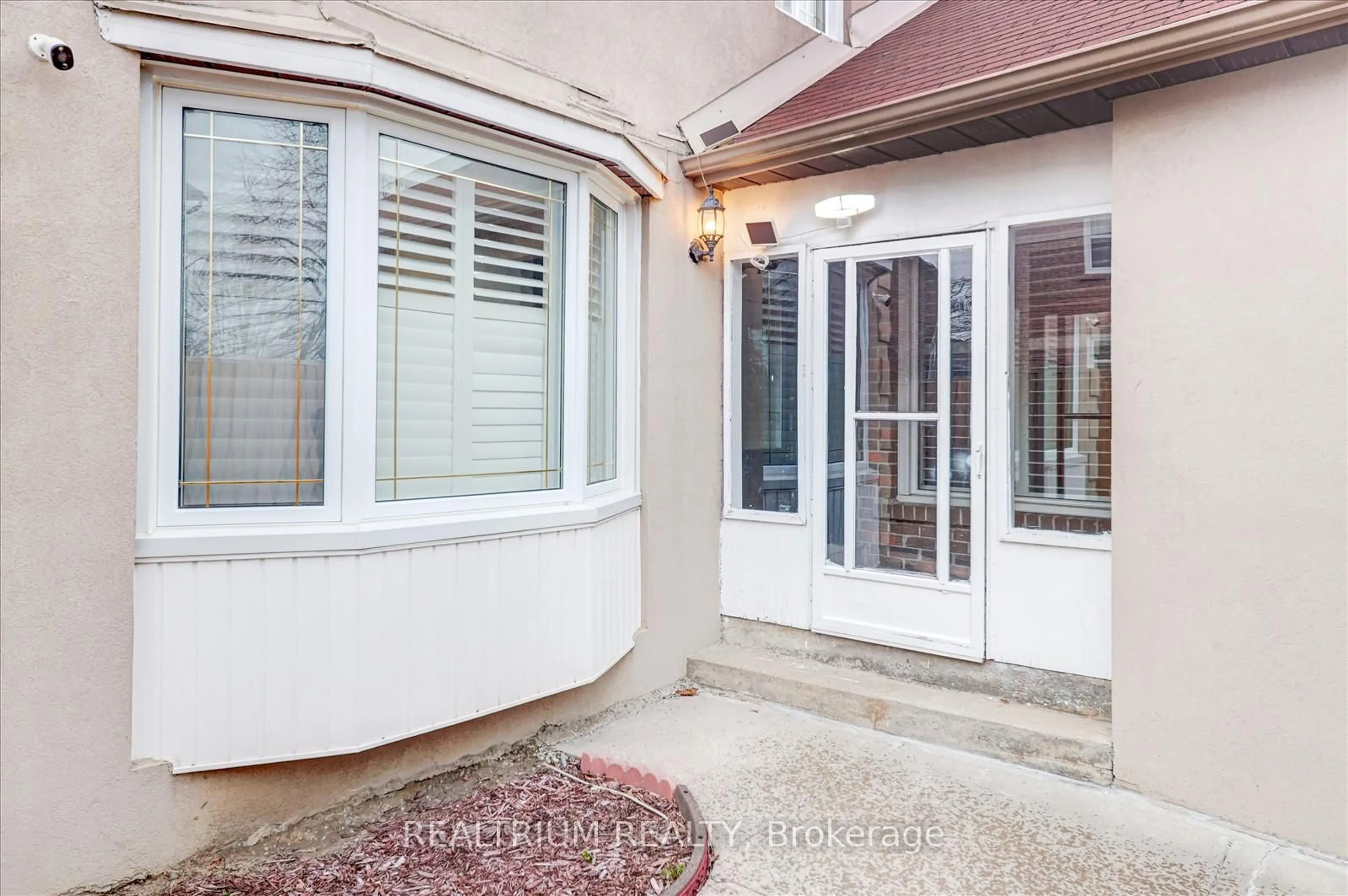 Unknown for 4 Radford Dr, Ajax Ontario L1T 1V9