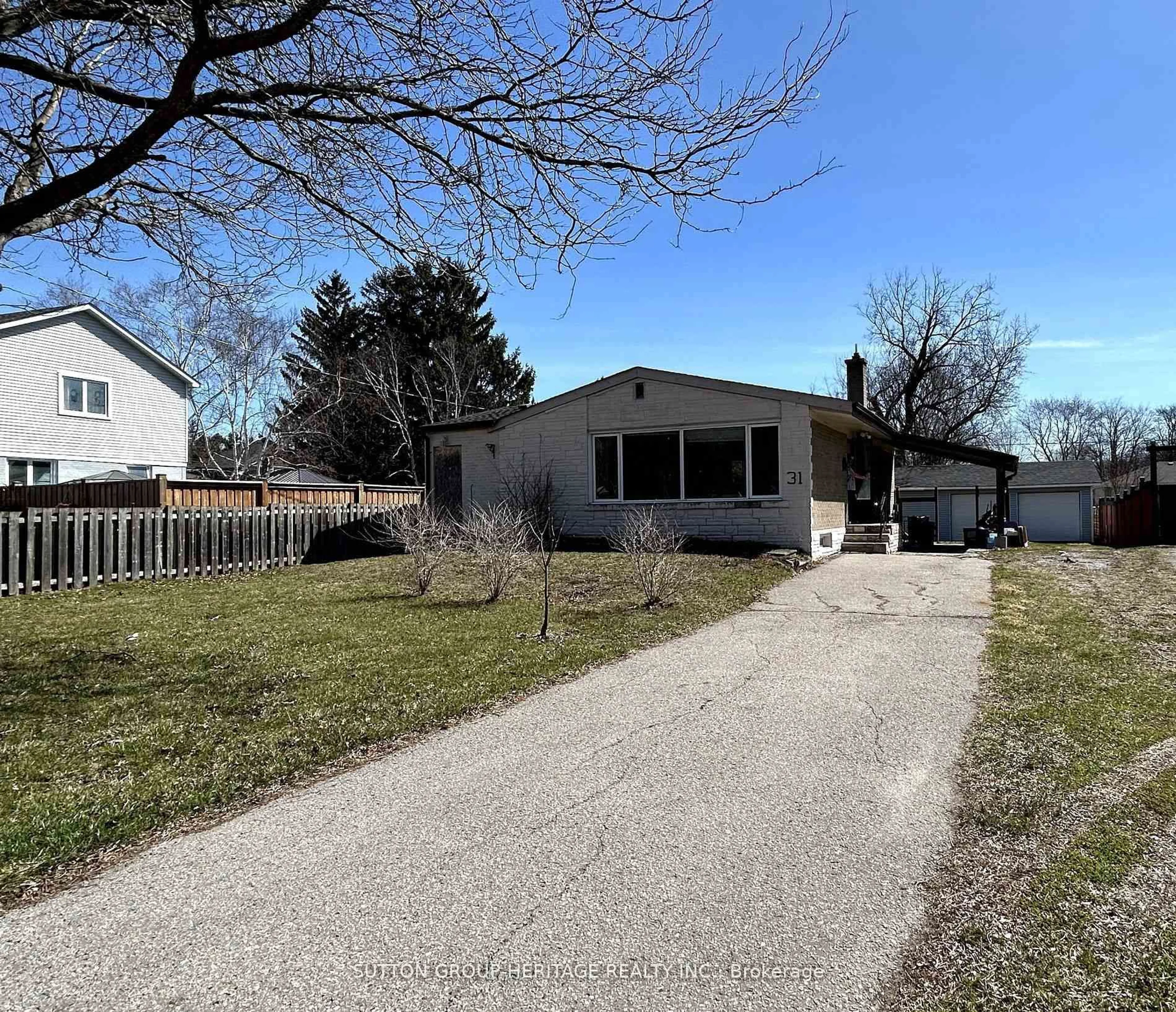 A pic from outside/outdoor area/front of a property/back of a property/a pic from drone, street for 31 Georgina Dr, Ajax Ontario L1S 6B9