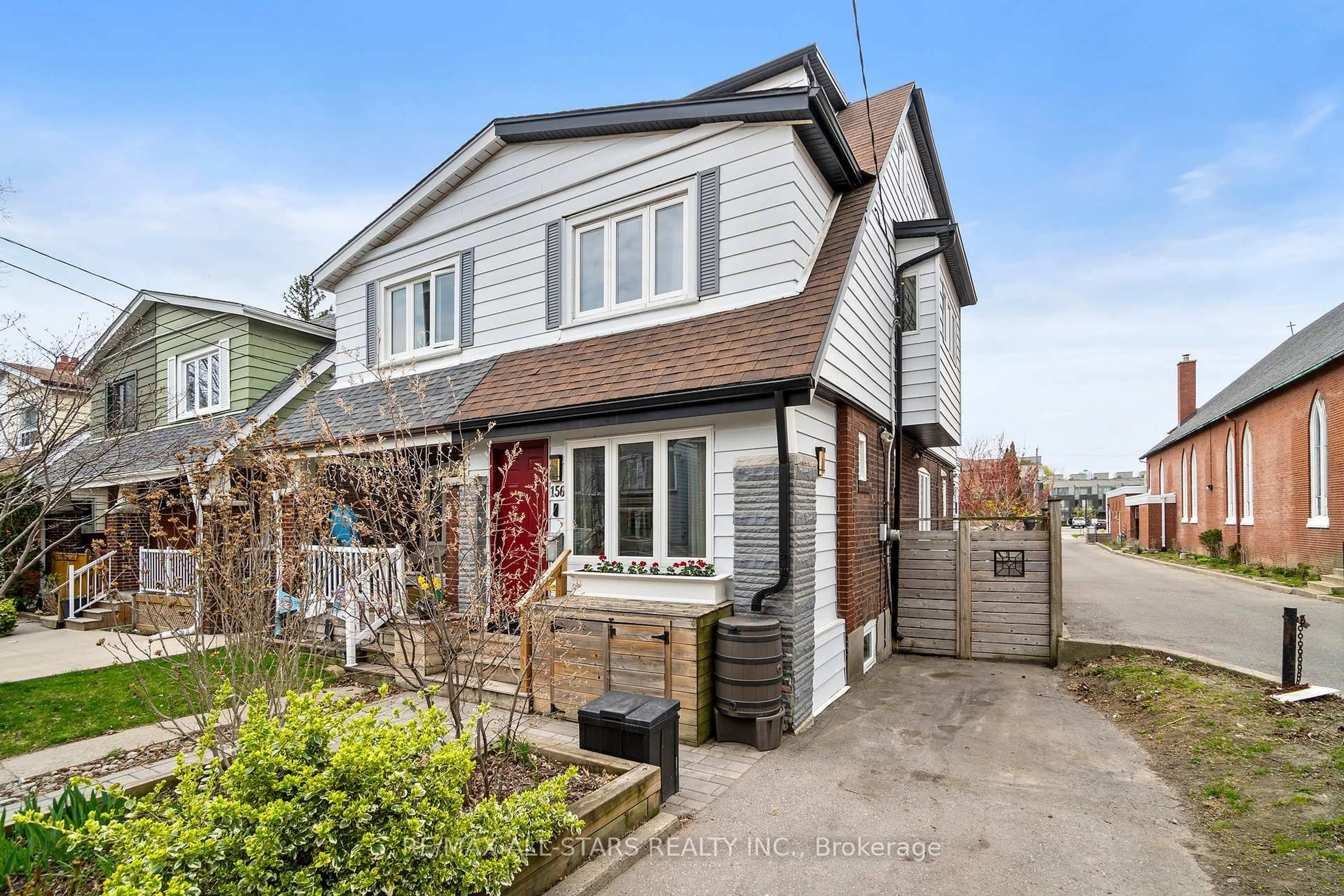 Unknown for 156 Leslie St, Toronto Ontario M4M 3C7