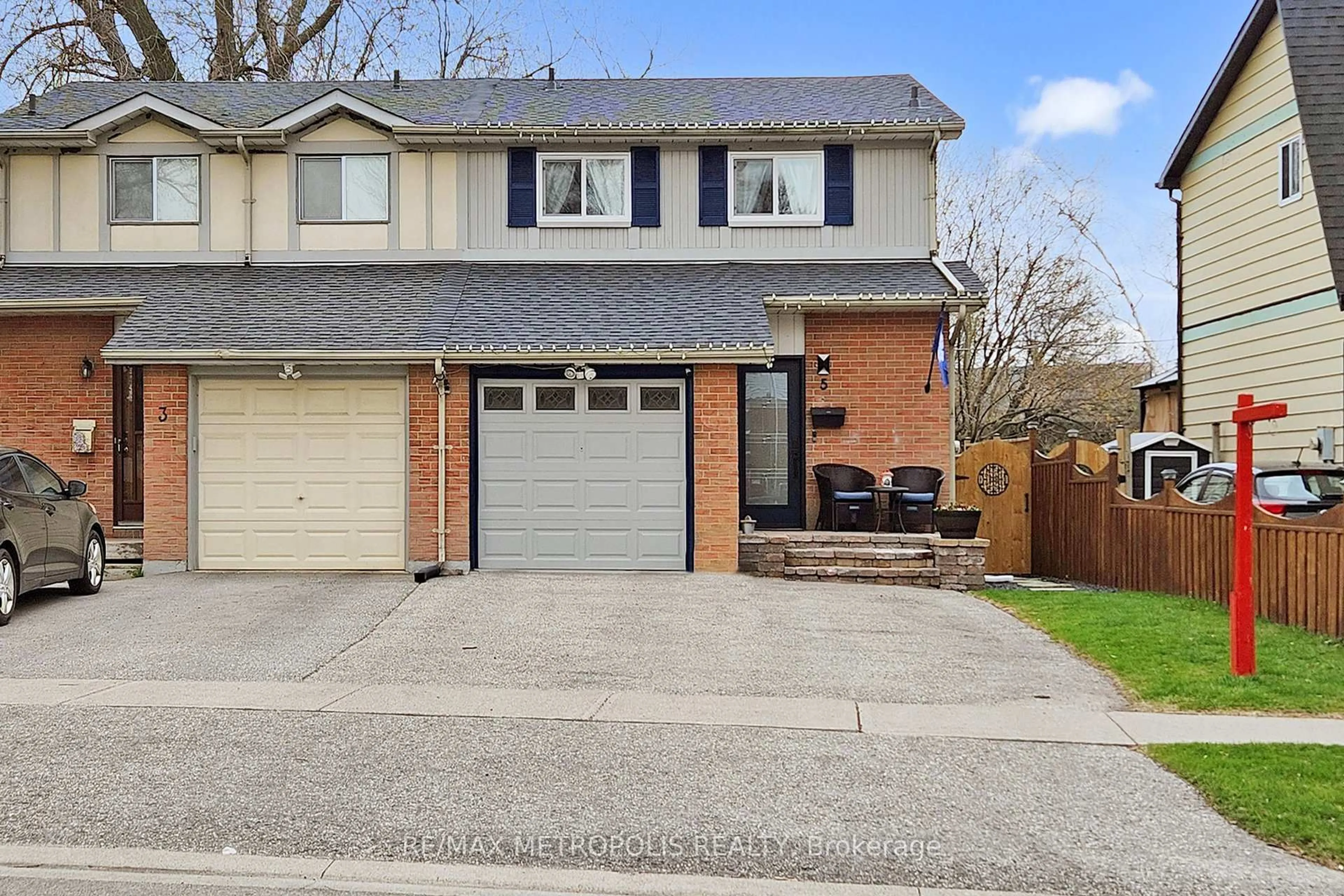 Home with brick exterior material, street for 5 Thomas St, Oshawa Ontario L1H 3W6
