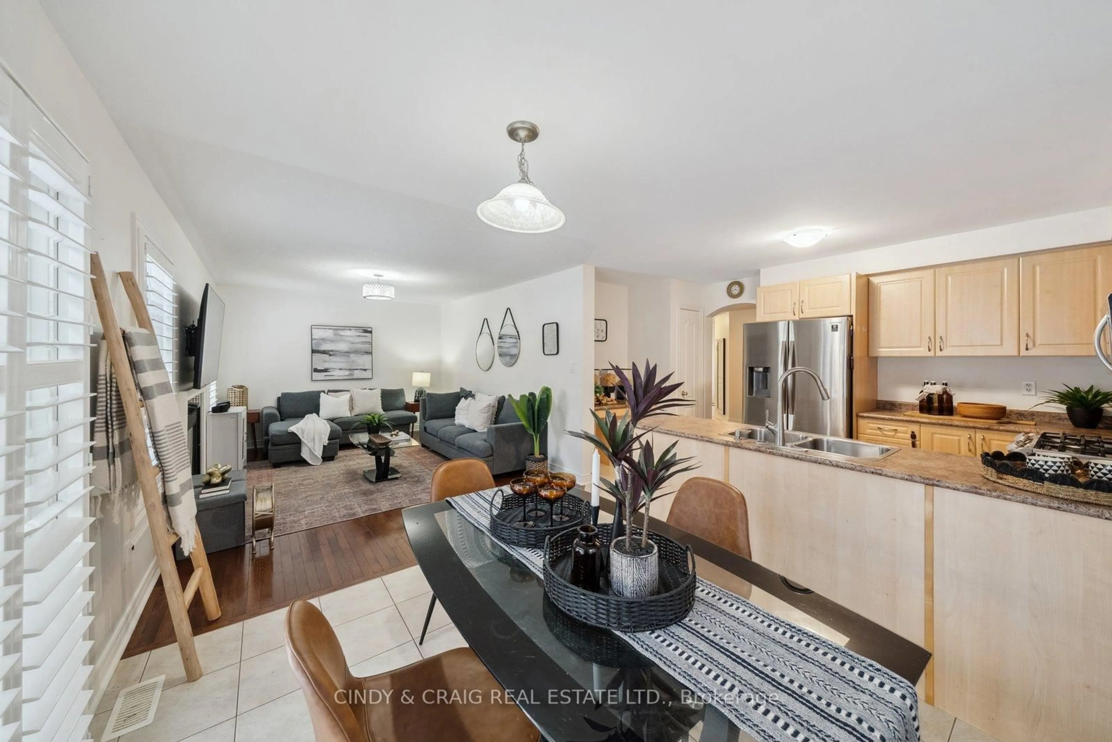 Living room with furniture, unknown for 1356 Kenmark Ave, Oshawa Ontario L1K 0N3