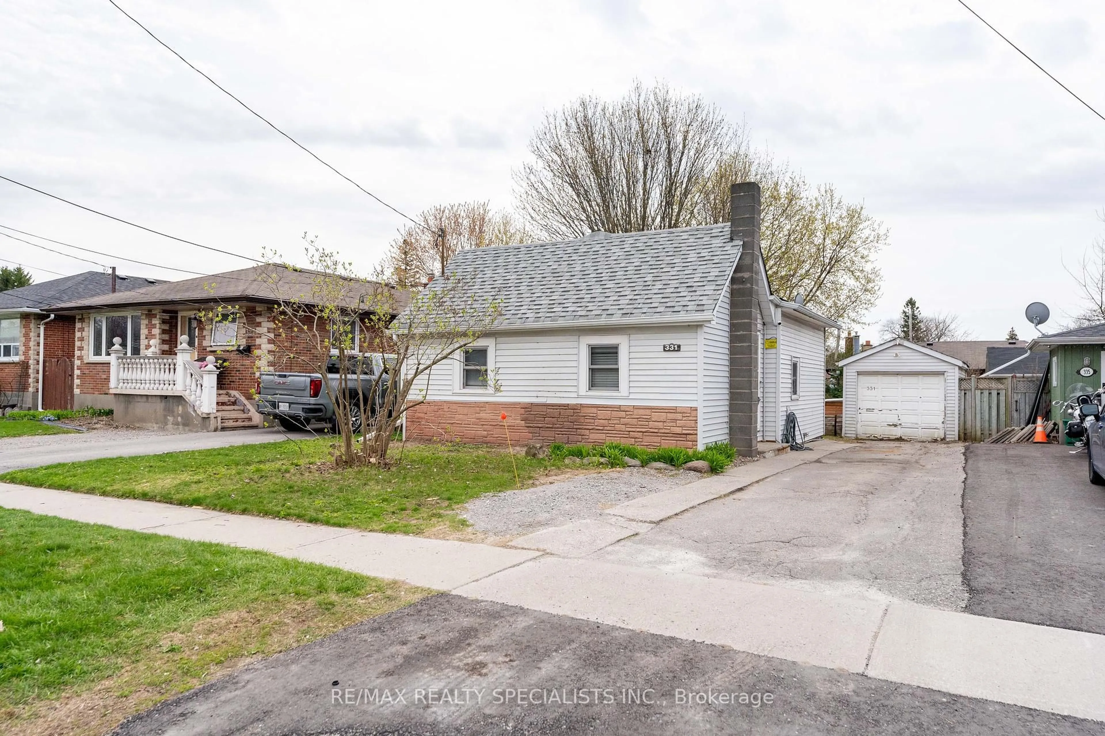 Unknown for 331 Annapolis Ave, Oshawa Ontario L1J 2Y1