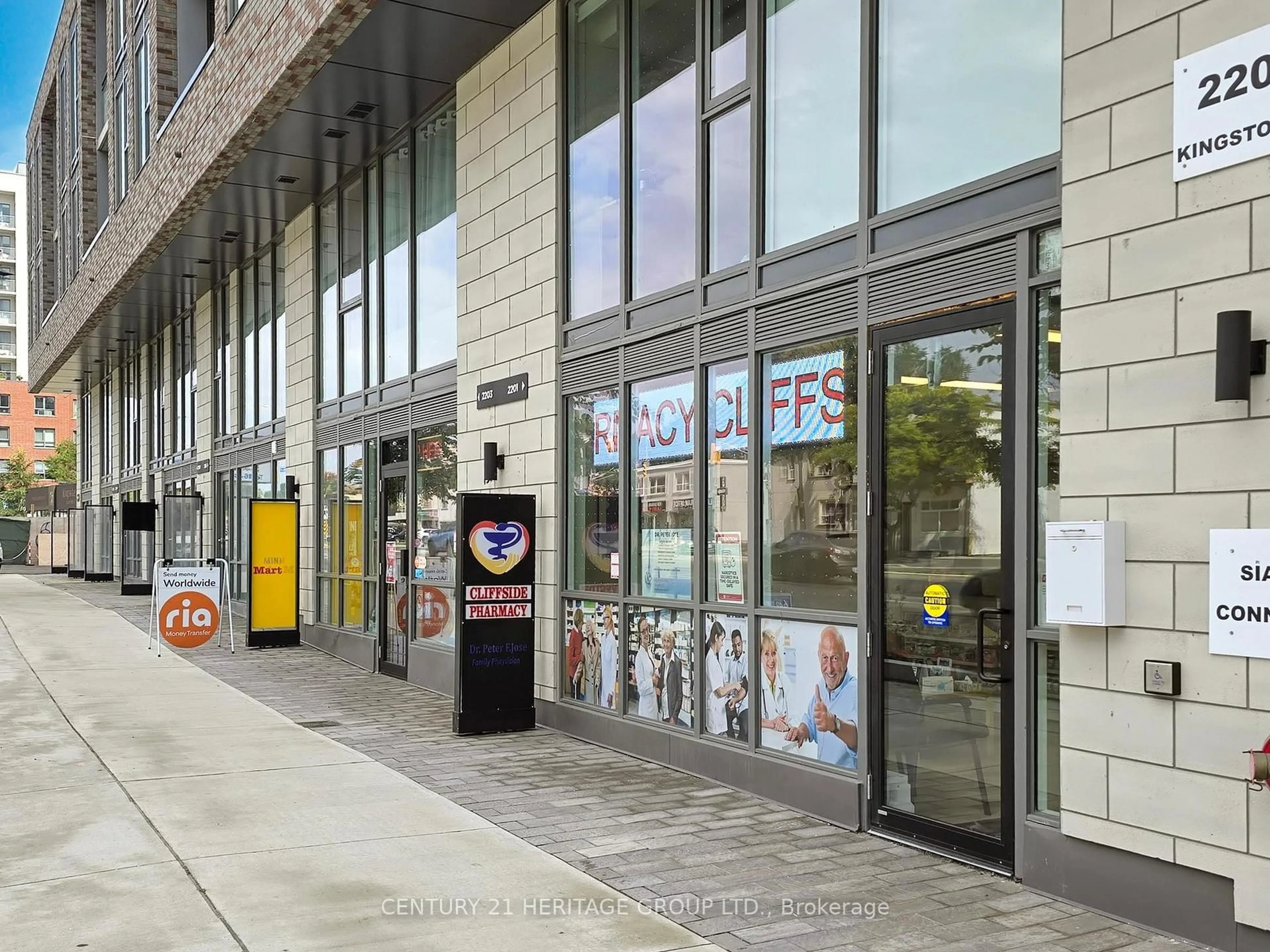 Indoor foyer for 90 Glen Everest Rd #325, Toronto Ontario M1N 0C3