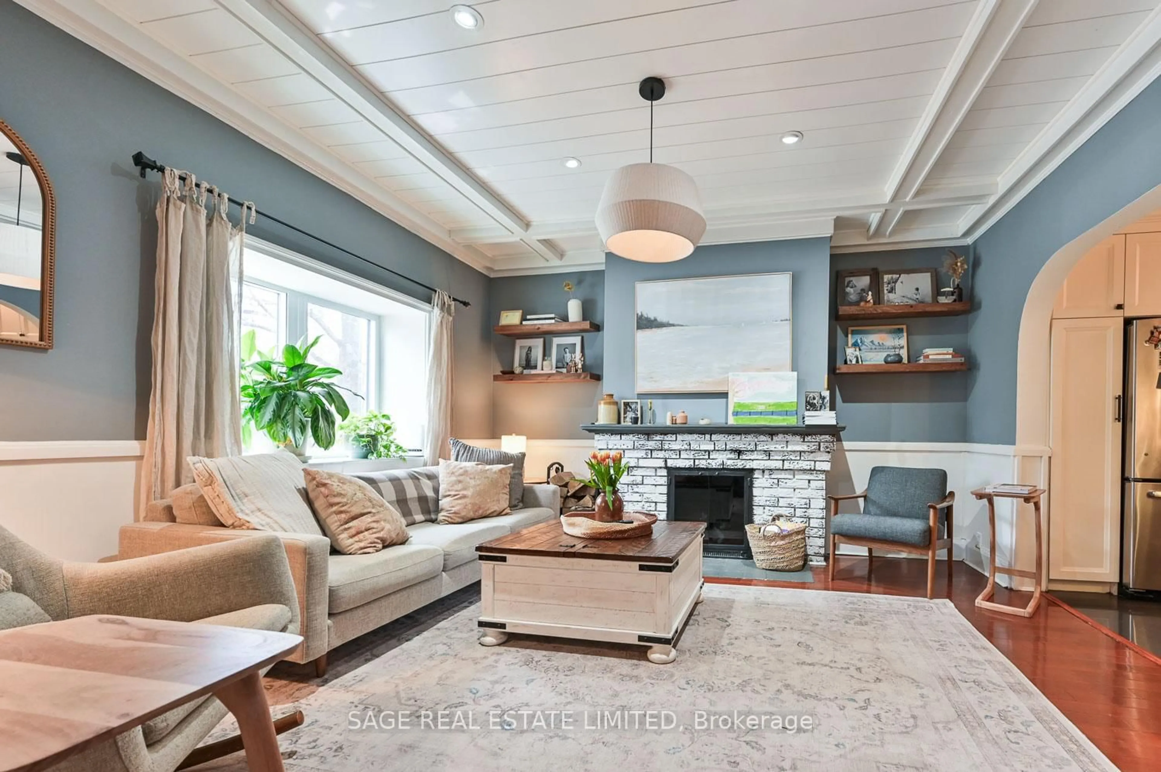 Living room with furniture, unknown for 216 Balsam Ave, Toronto Ontario M4E 3C5