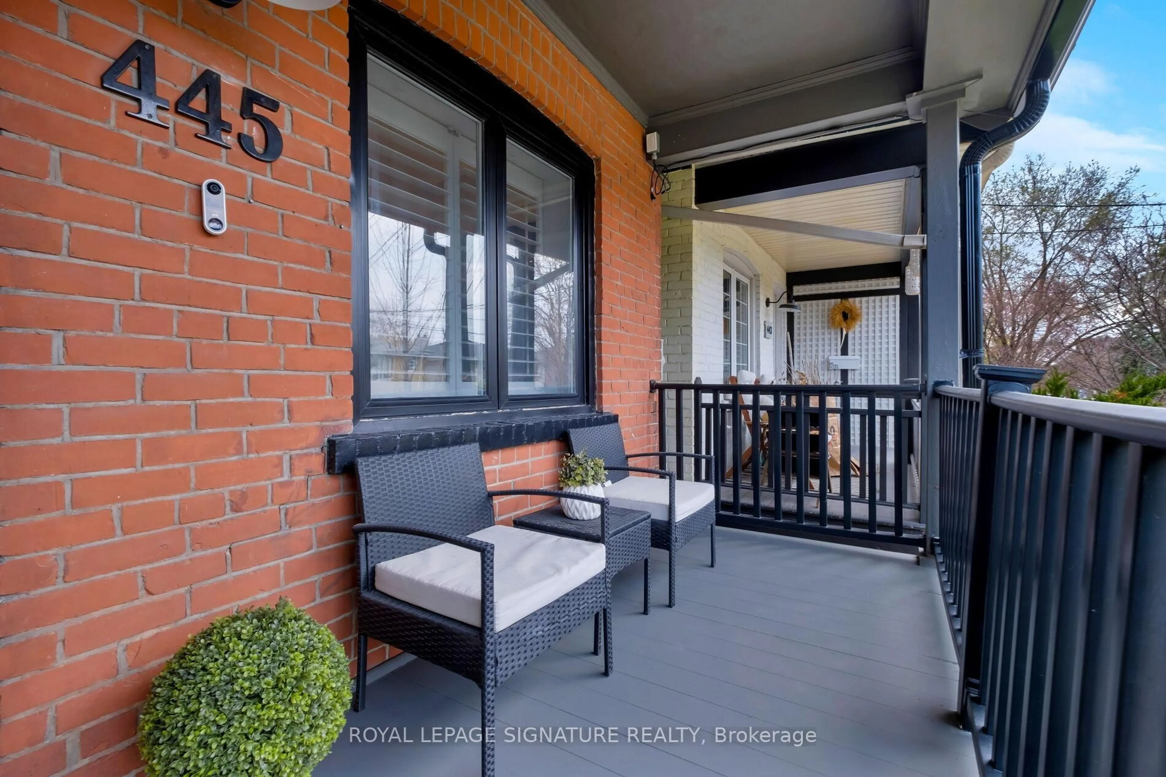 Patio, street for 445 Ashdale Ave, Toronto Ontario M4L 2Z3