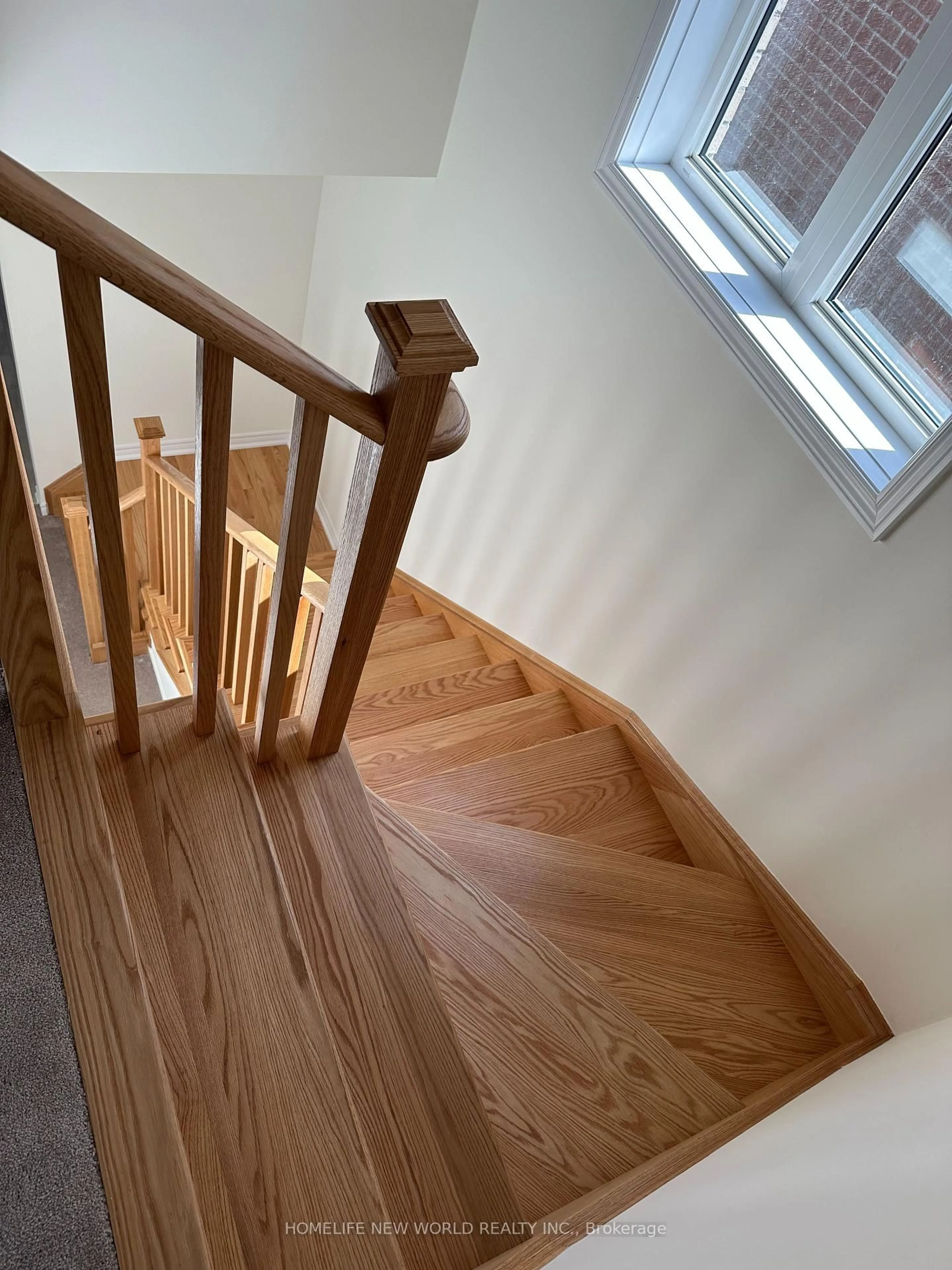 Stairs for 969 Elizabeth Mackenzie Dr, Pickering Ontario L1X 0P5
