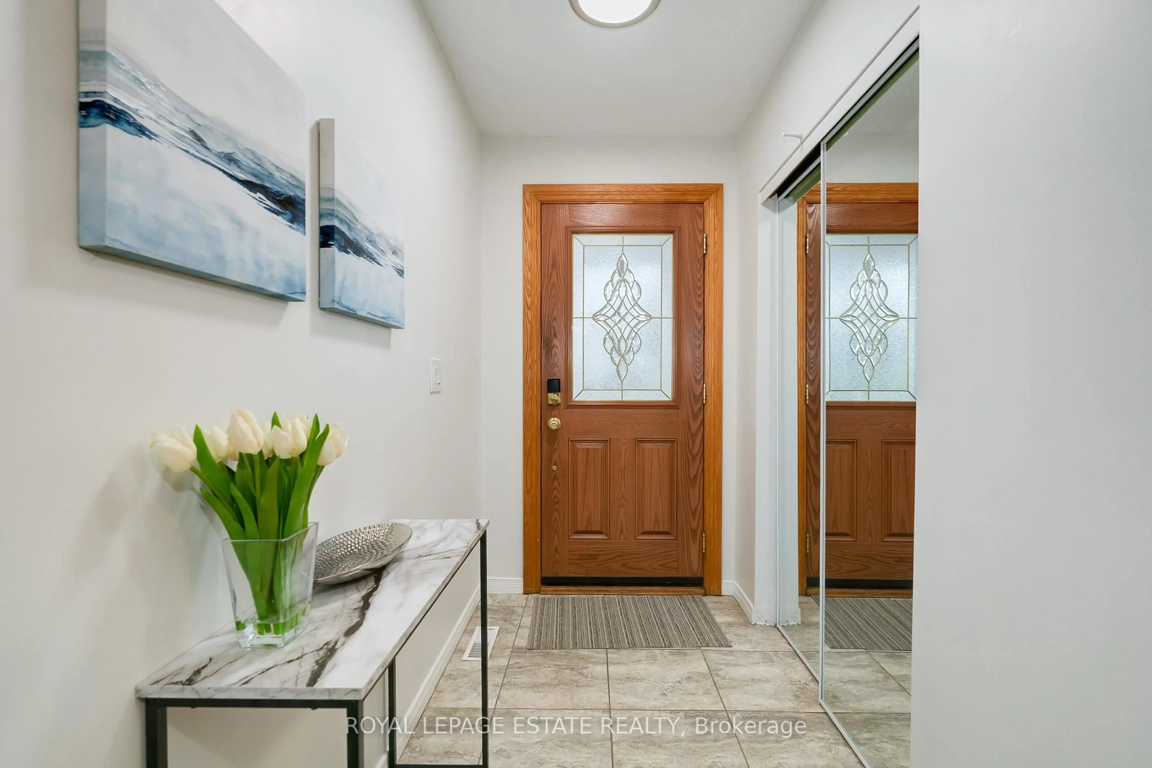 Indoor entryway for 33 Burrells Rd, Ajax Ontario L1S 2V3