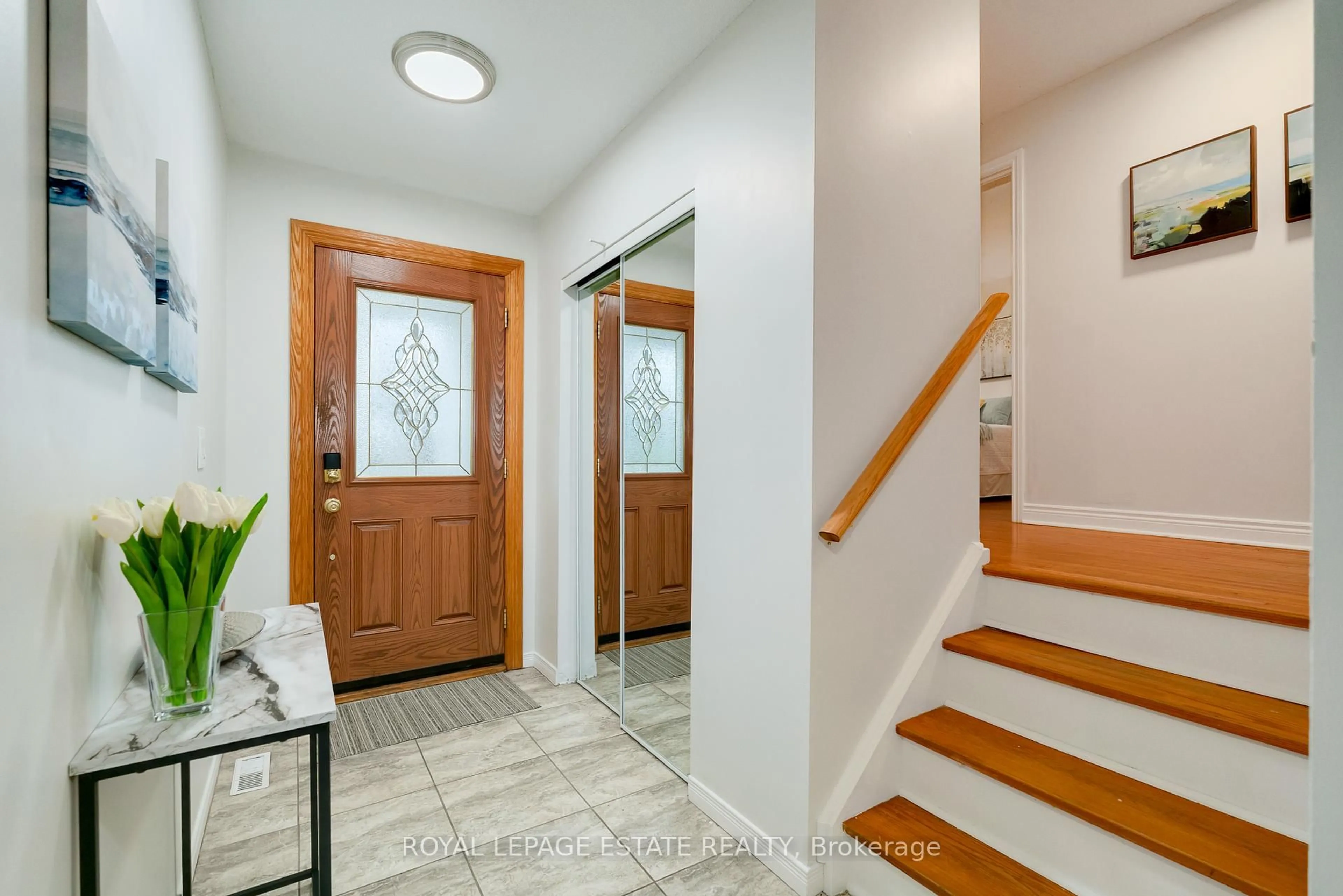 Indoor entryway for 33 Burrells Rd, Ajax Ontario L1S 2V3