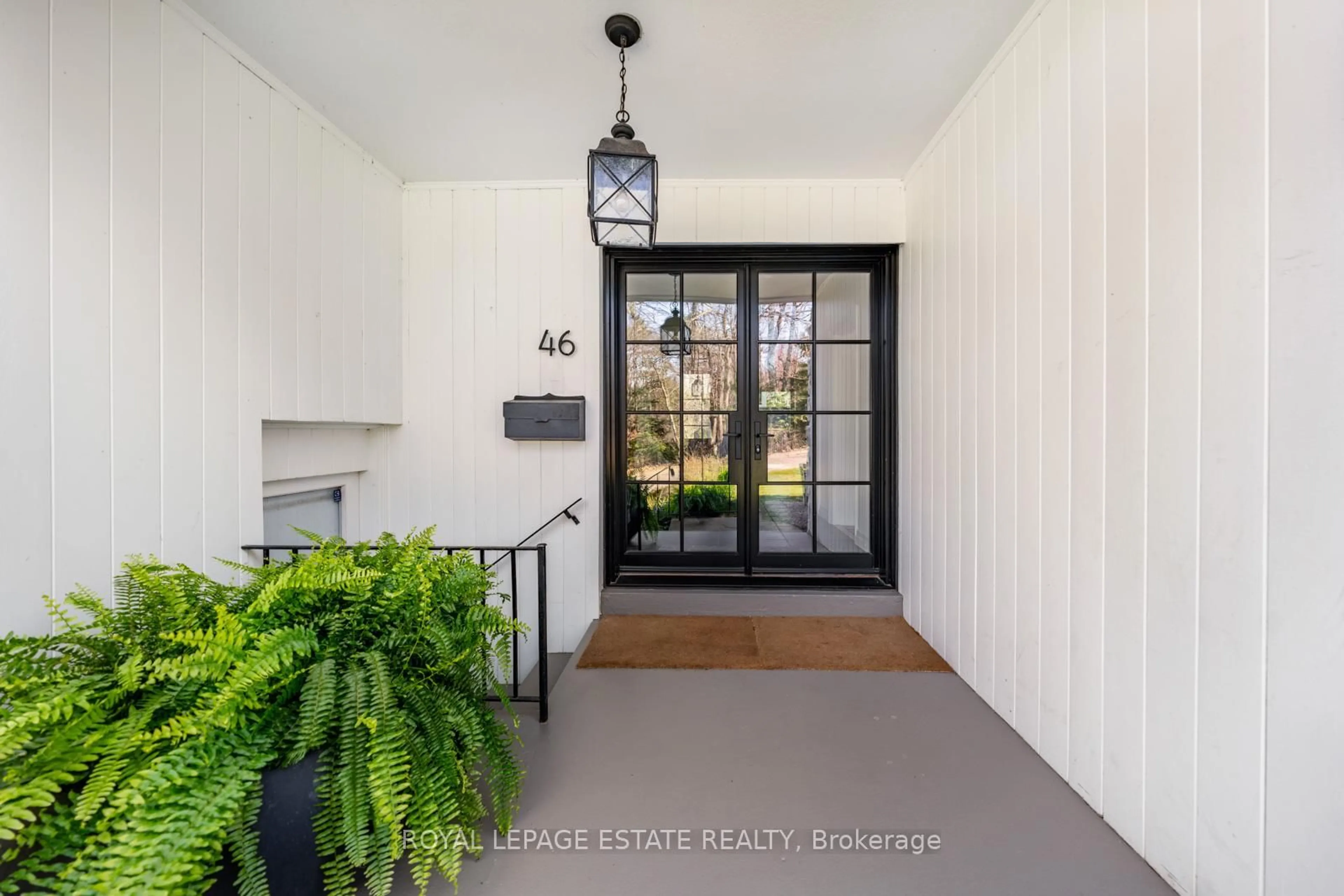 Indoor entryway for 46 Fallingbrook Dr, Toronto Ontario M1N 1B6