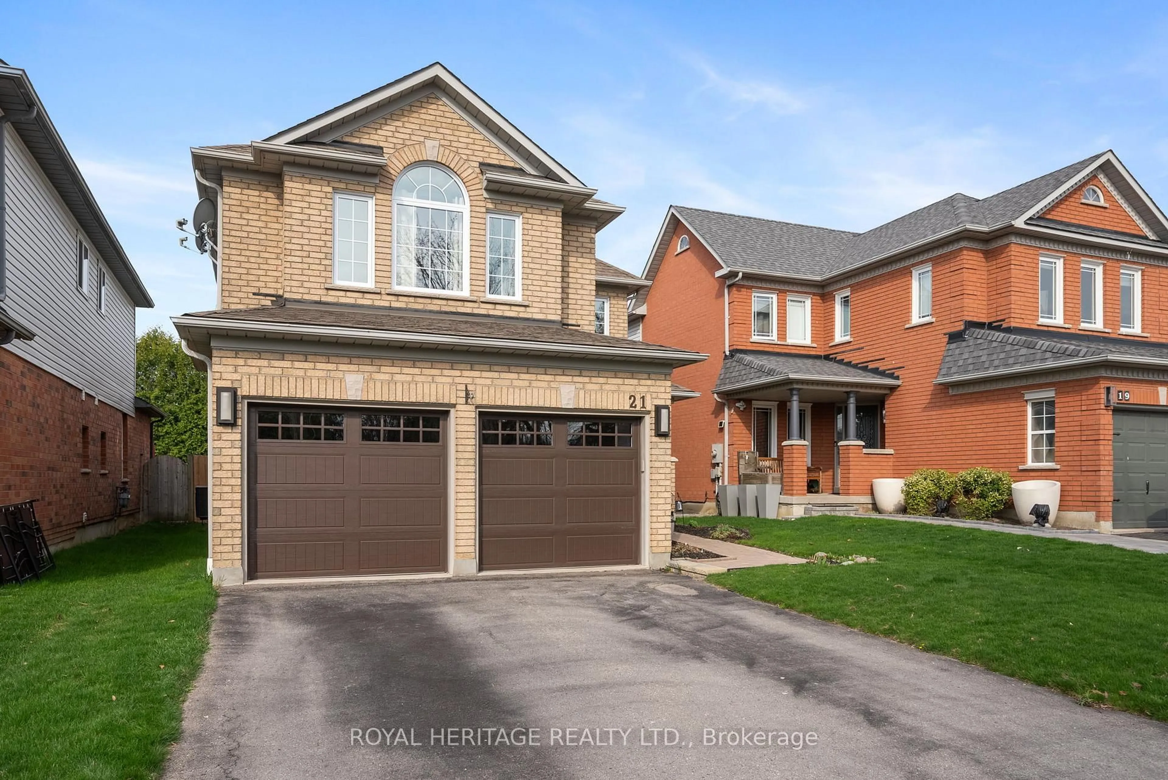 Home with brick exterior material, street for 21 Dalebrooke Cres, Whitby Ontario L1P 1P1