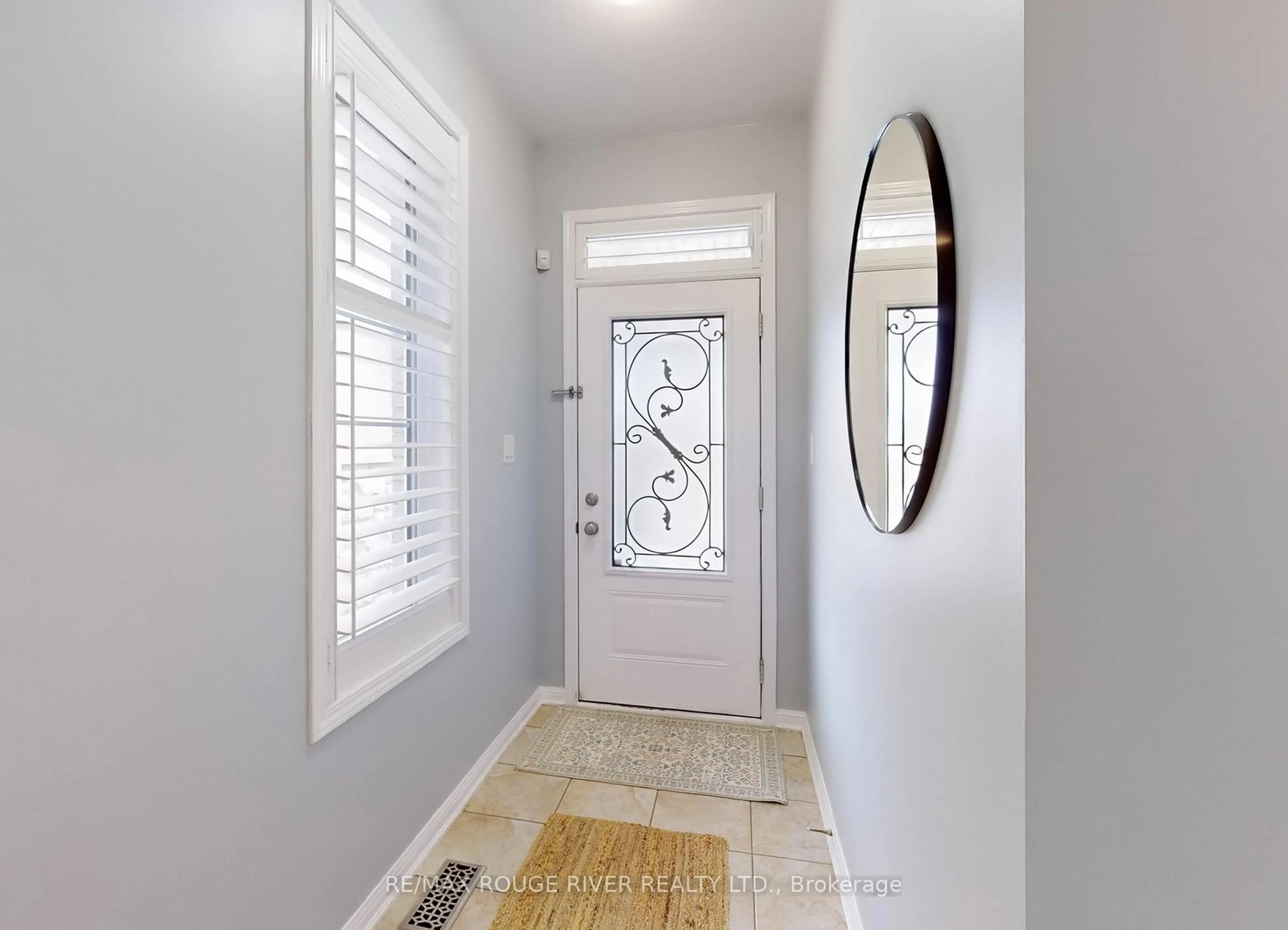 Indoor entryway for 94 A PORTWINE Dr, Toronto Ontario M1C 0C9