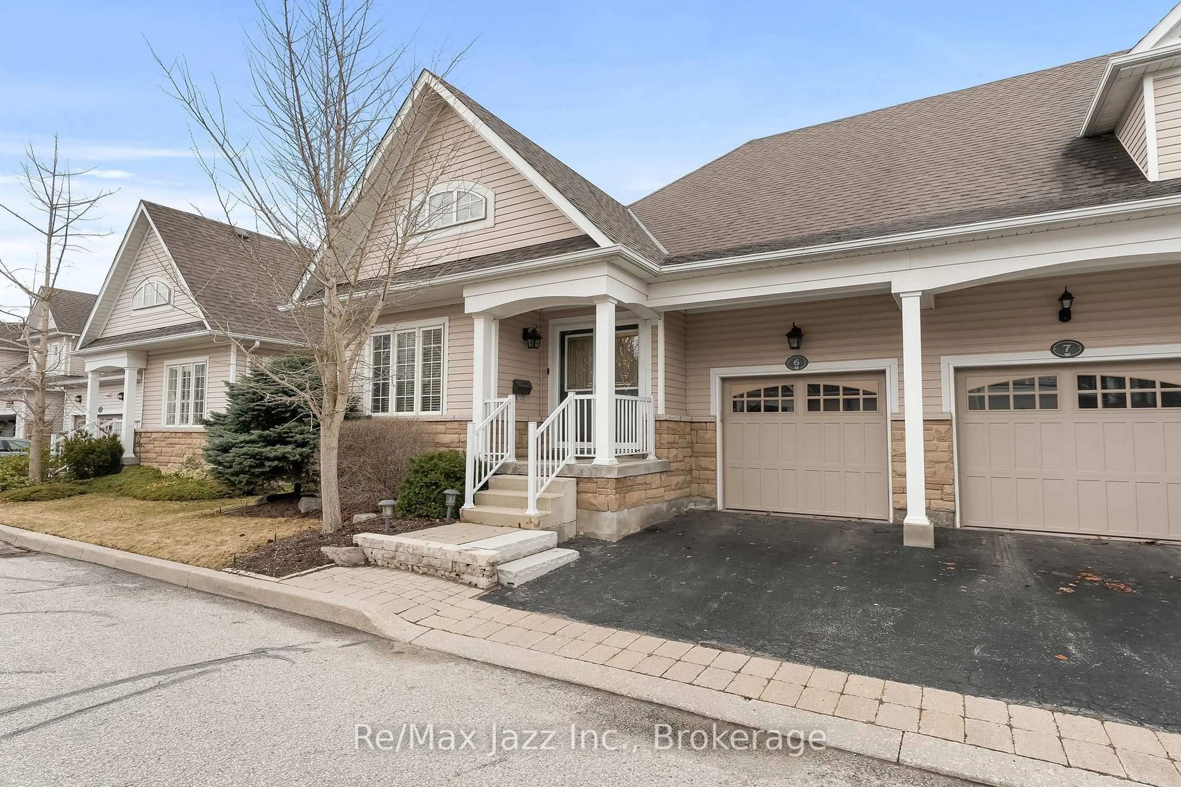 Unknown for 350 Lakebreeze Dr #6, Clarington Ontario L1B 0A2
