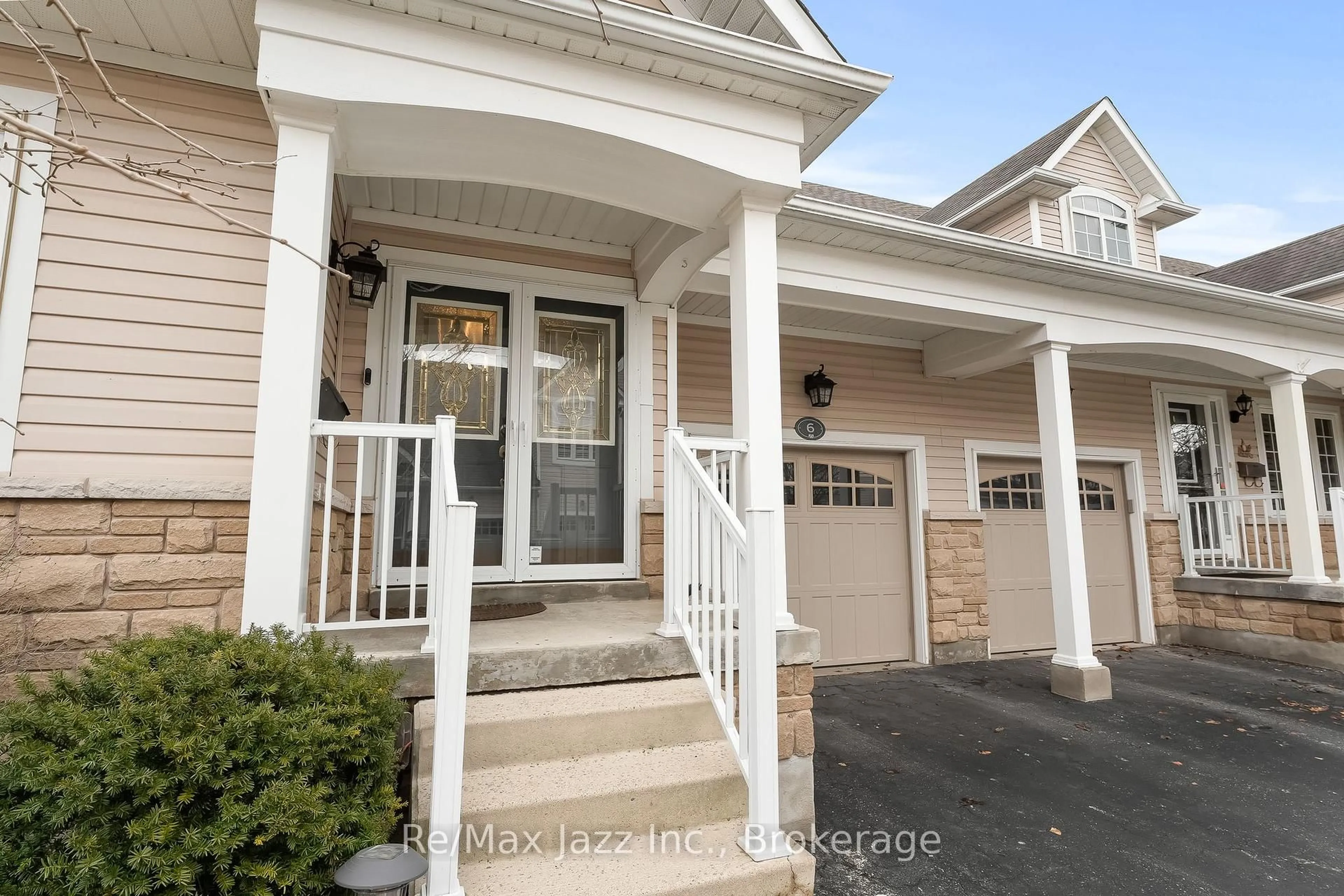 Unknown for 350 Lakebreeze Dr #6, Clarington Ontario L1B 0A2