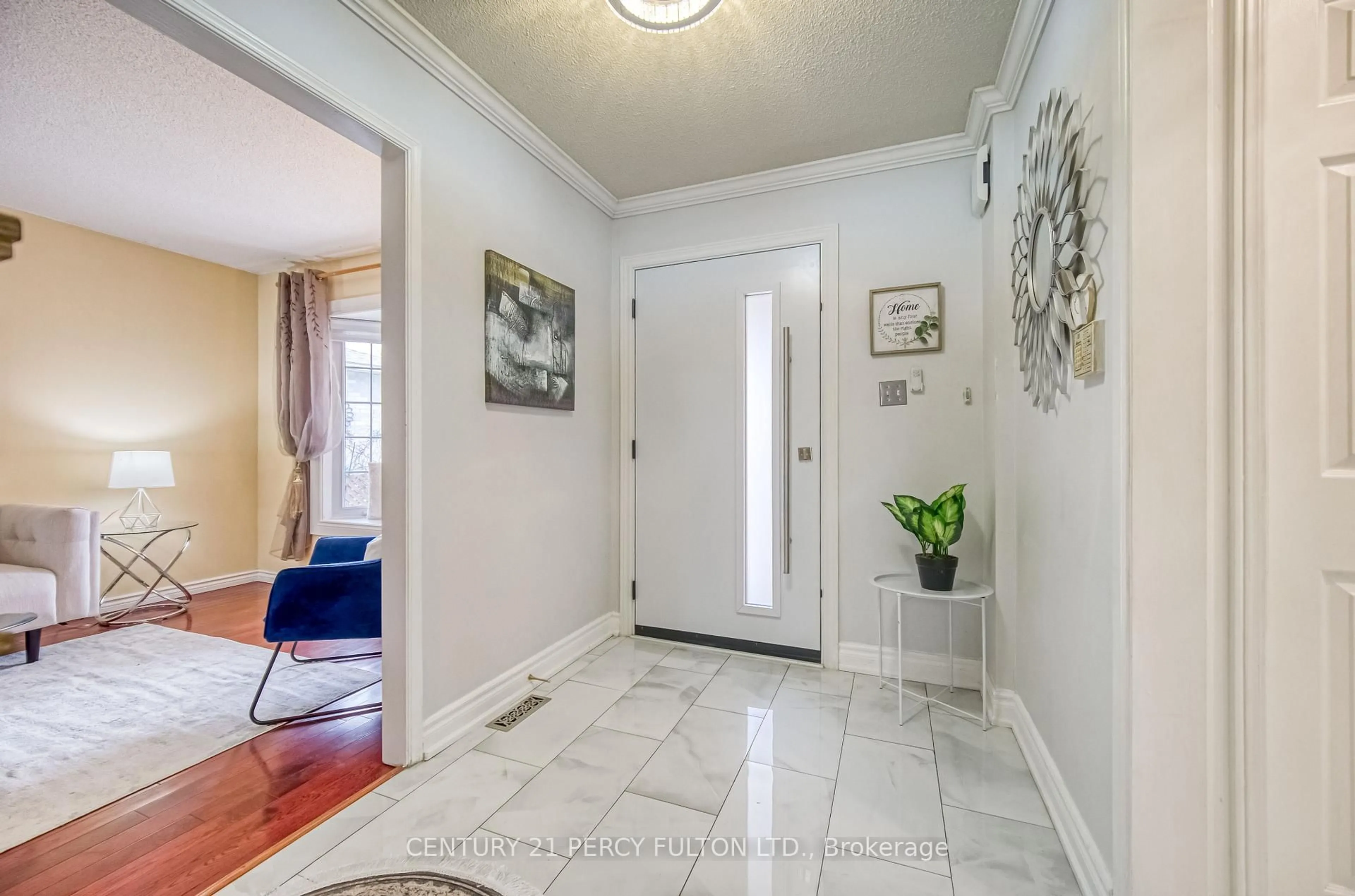 Indoor entryway for 82 Chapman Dr, Ajax Ontario L1T 3E5