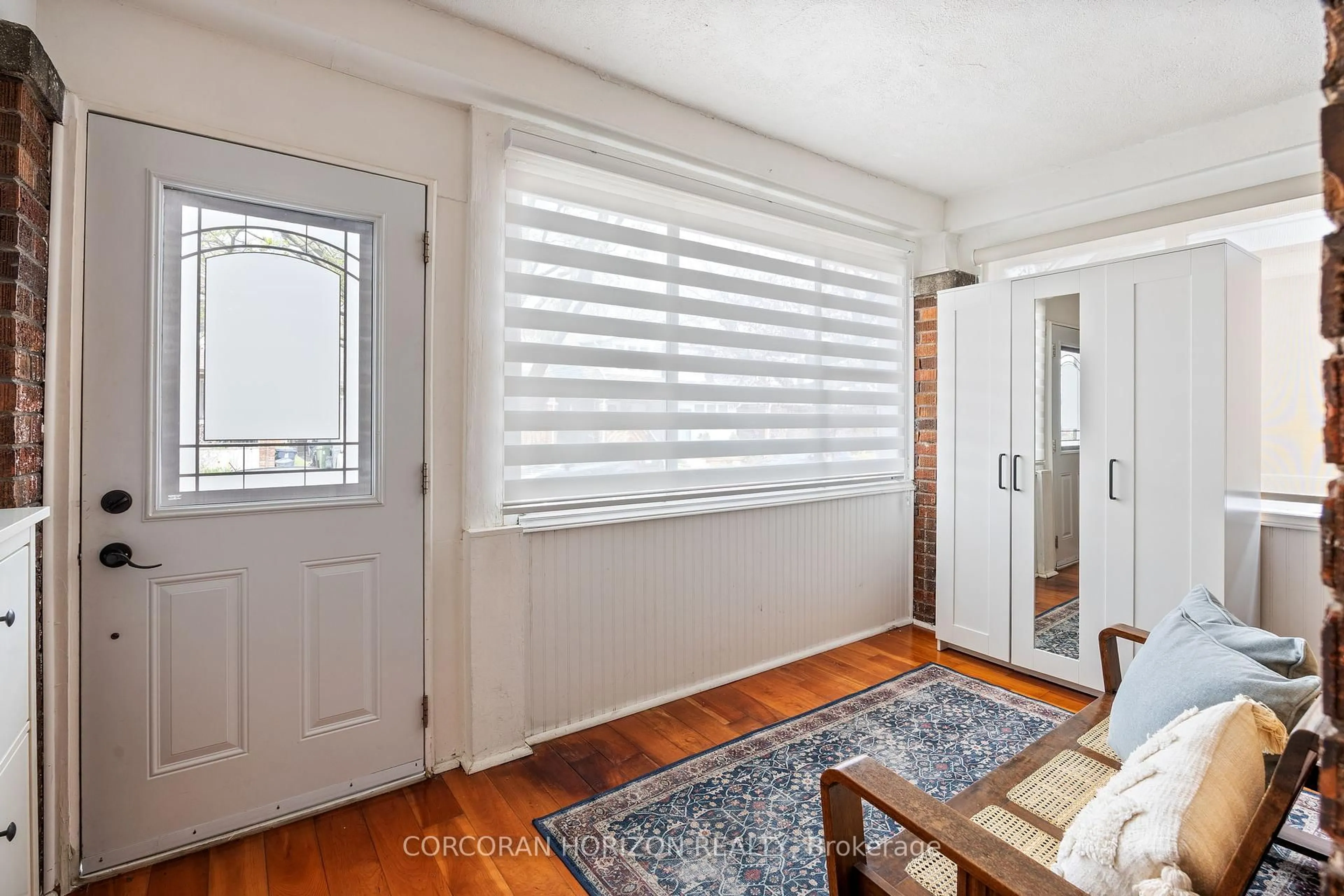Indoor entryway for 189 Springdale Blvd, Toronto Ontario M4C 1Z6