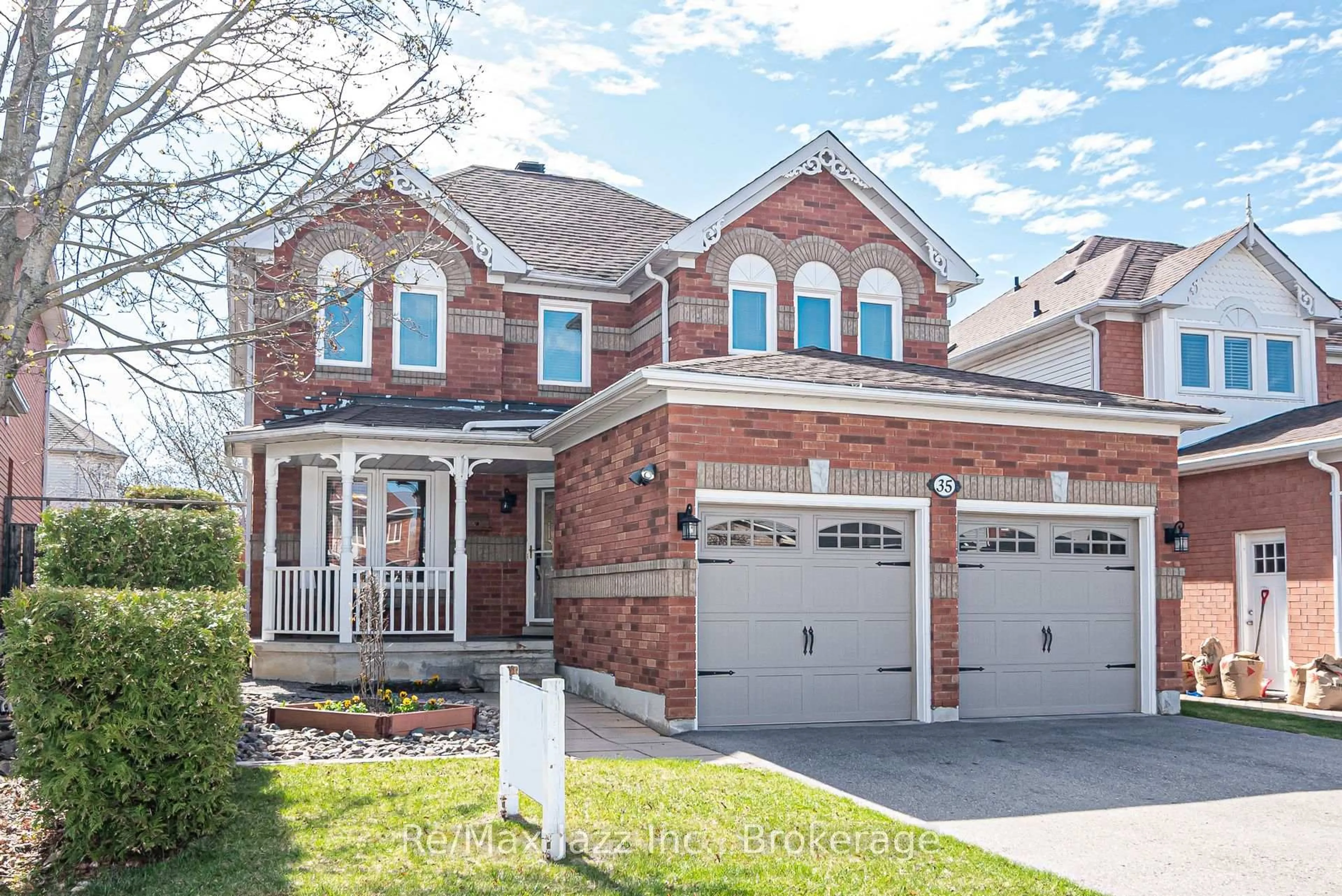 Home with brick exterior material, street for 35 Avondale Dr, Clarington Ontario L1E 2Z2