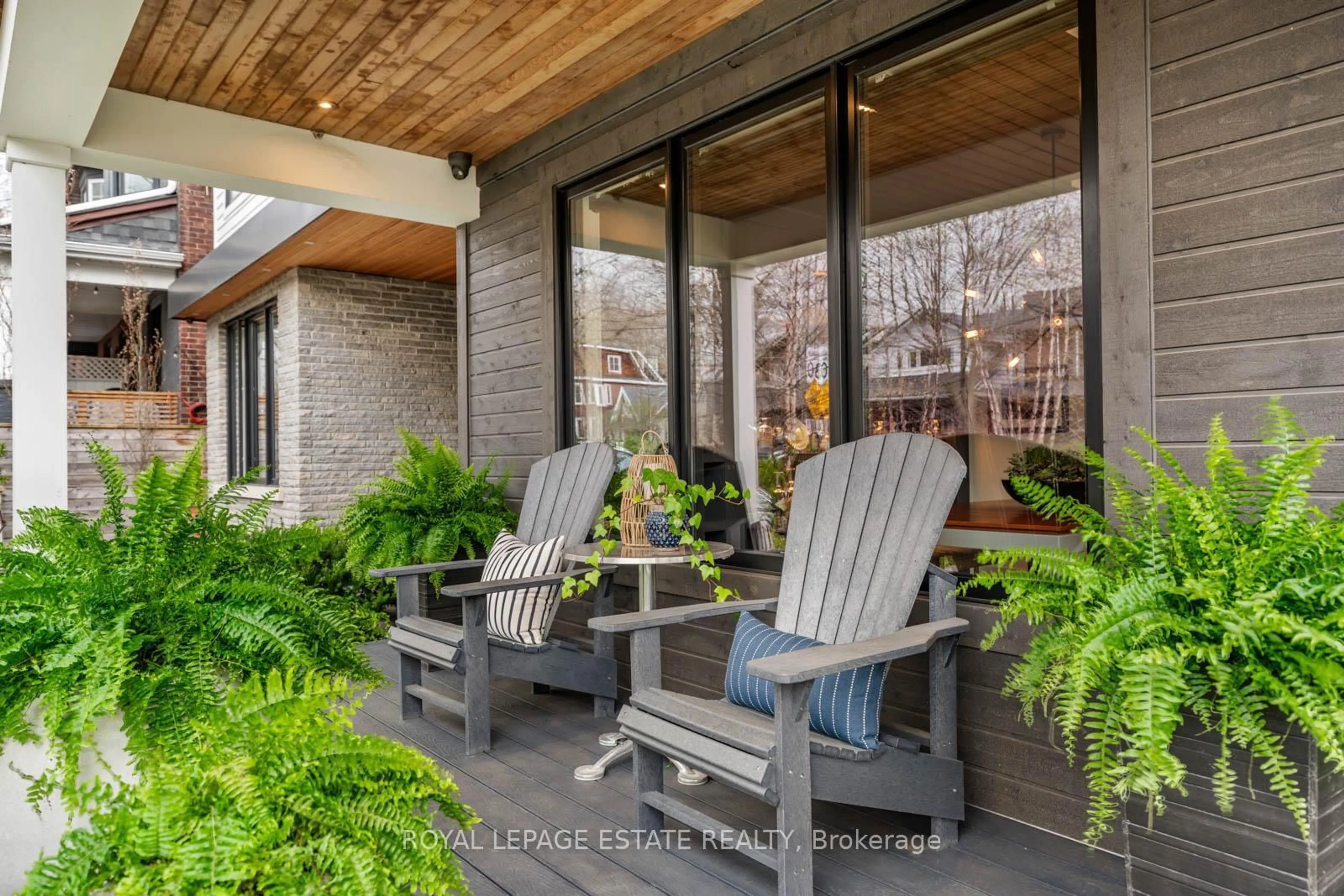 Patio, street for 193 Silver Birch Ave, Toronto Ontario M4E 3L6
