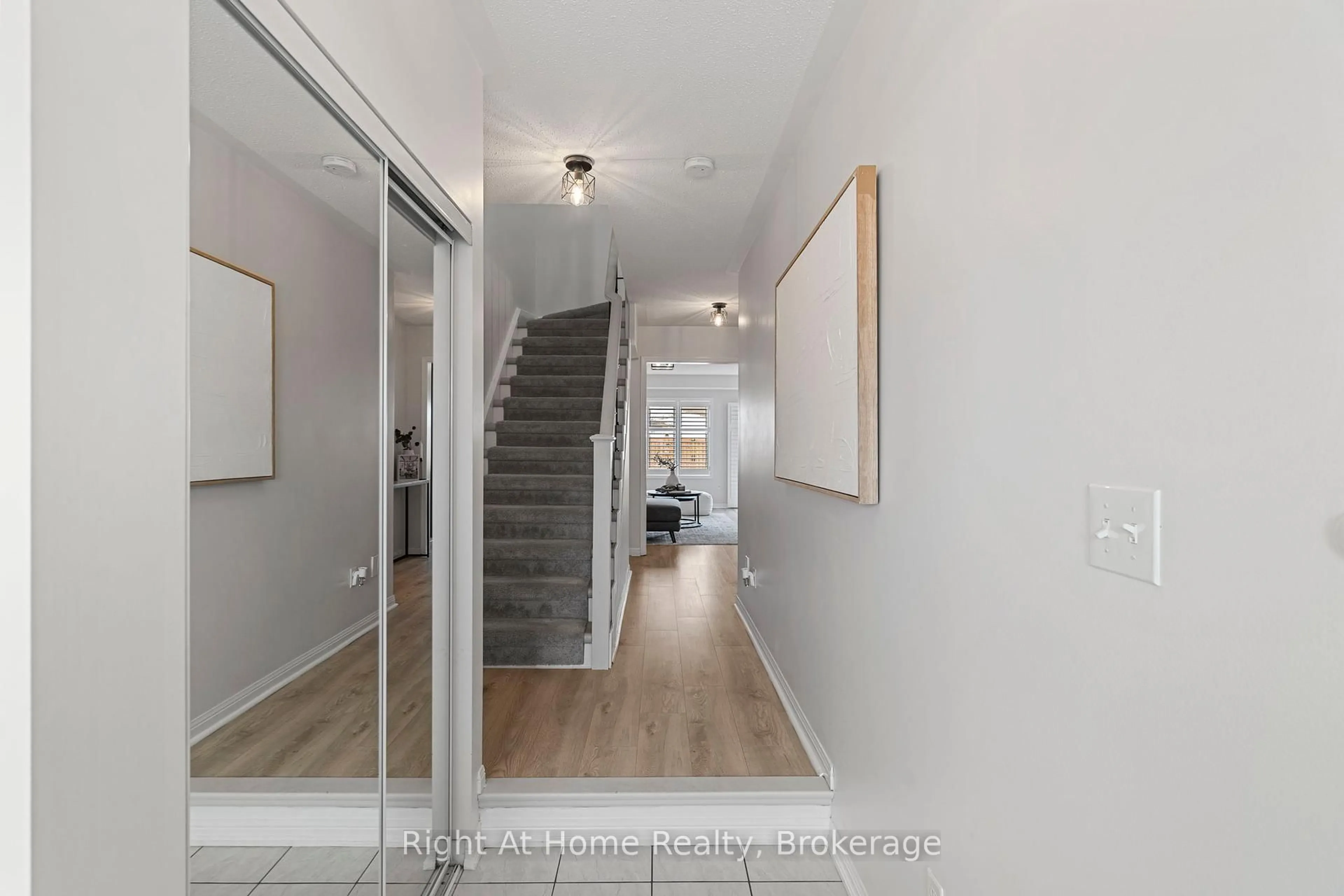 Indoor entryway for 58 Autumn Harvest Rd, Clarington Ontario L1C 0K7