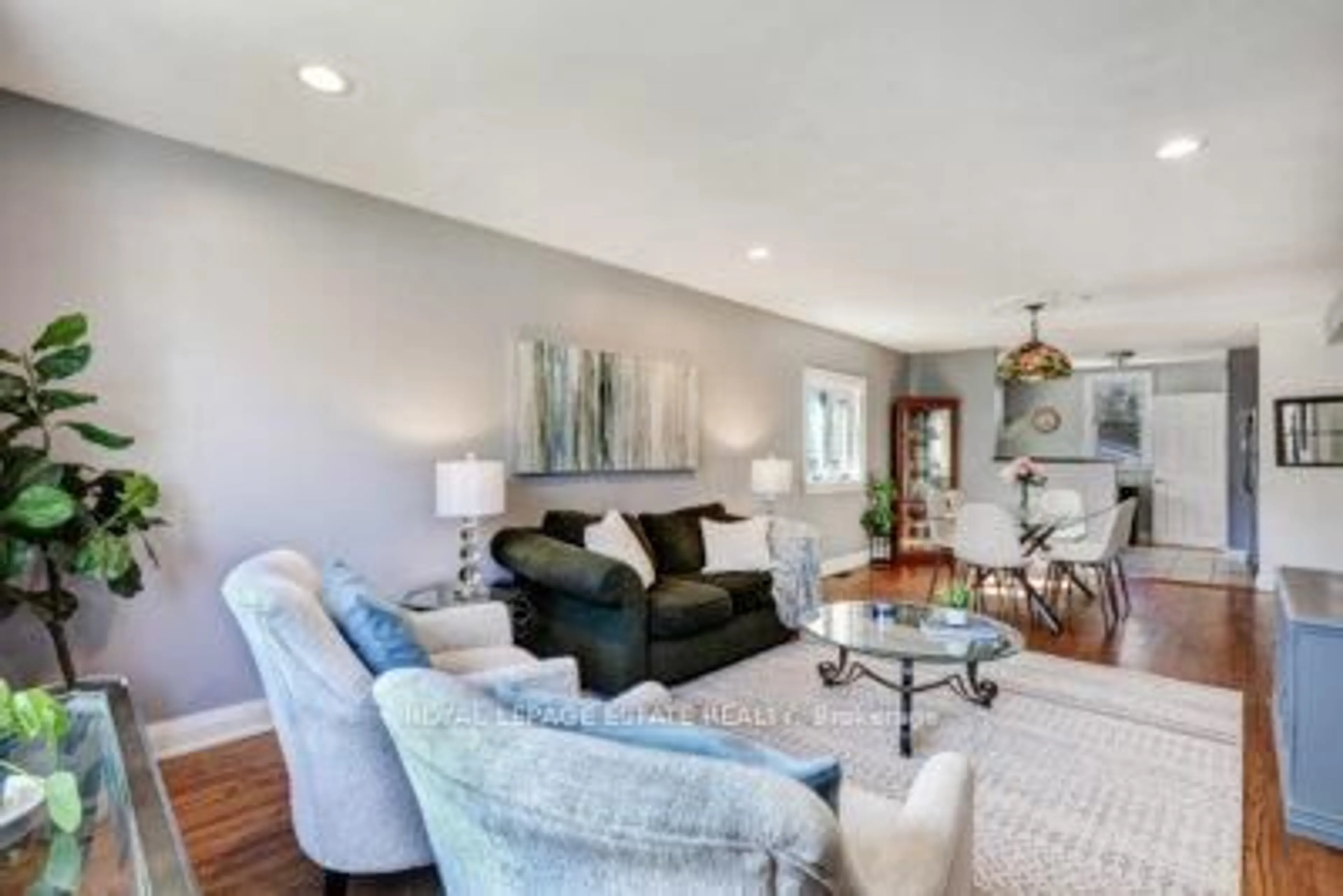 Living room with furniture, unknown for 52 Sandown Ave, Toronto Ontario M1N 3W3