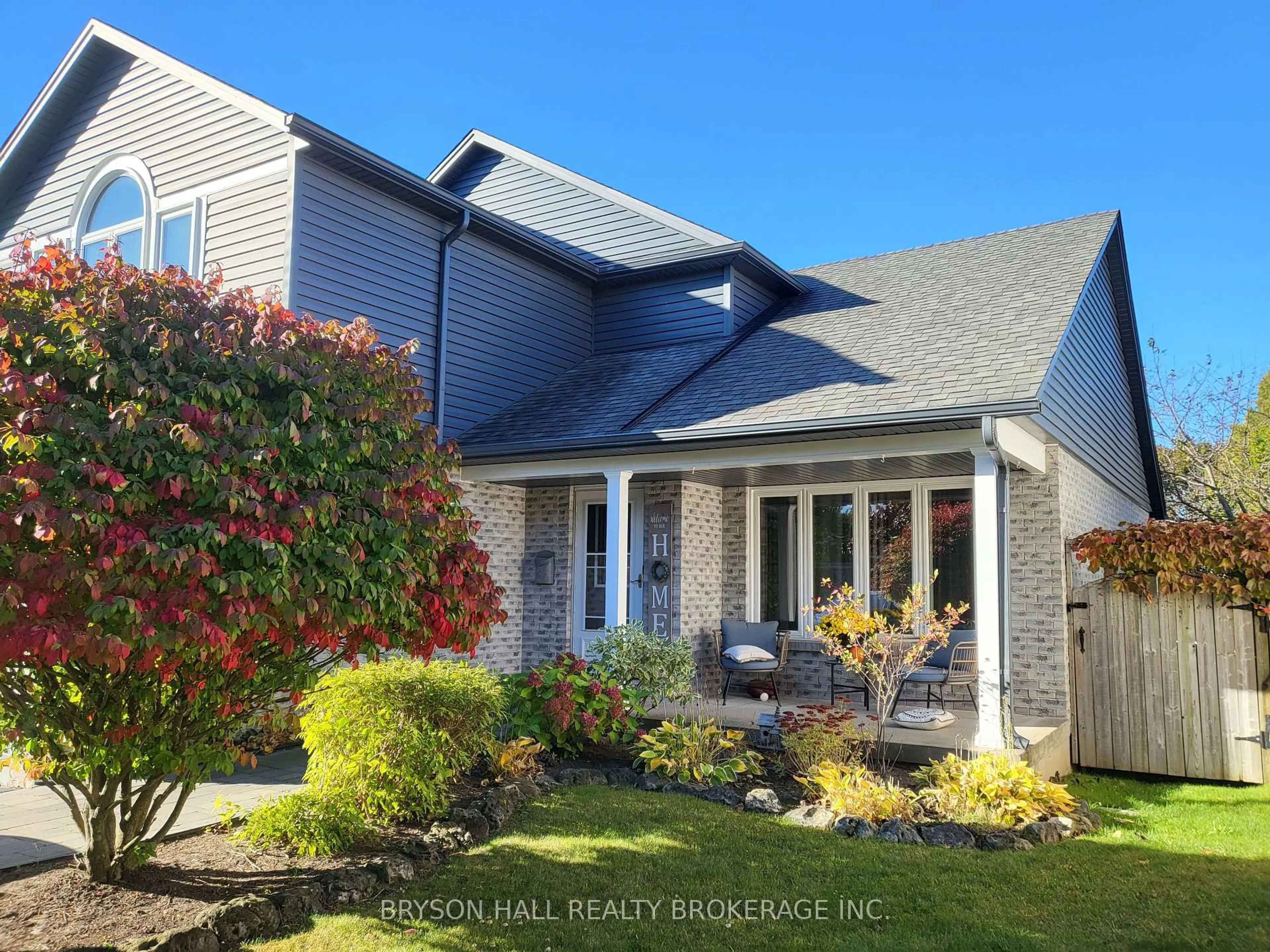 Home with vinyl exterior material, street for 440 Fleetwood Dr, Oshawa Ontario L1K 1C4