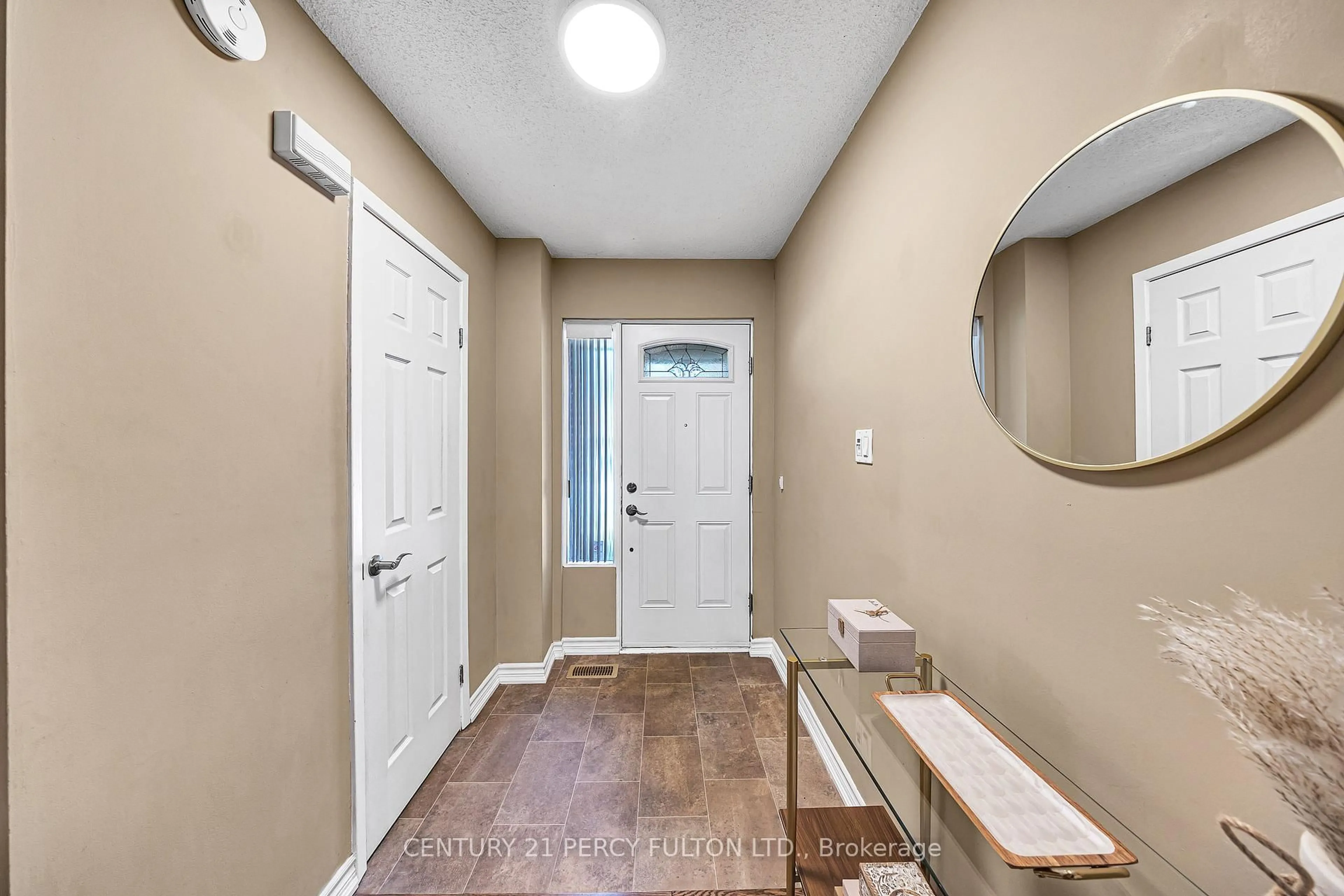 Indoor entryway for 4662 Kingston Rd #80, Toronto Ontario M1E 4Y7