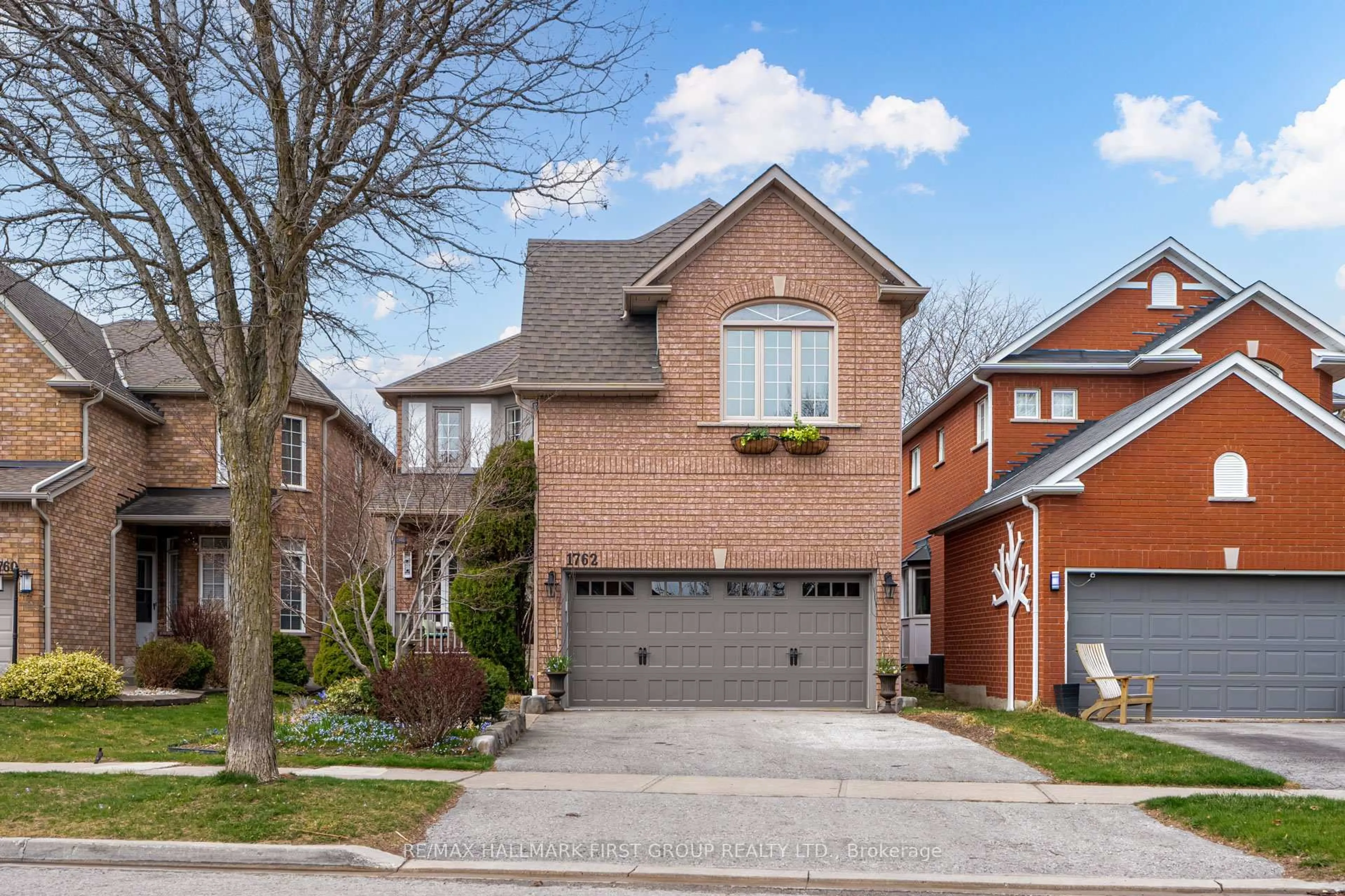 Home with brick exterior material, street for 1762 Autumn Cres, Pickering Ontario L1V 6X2