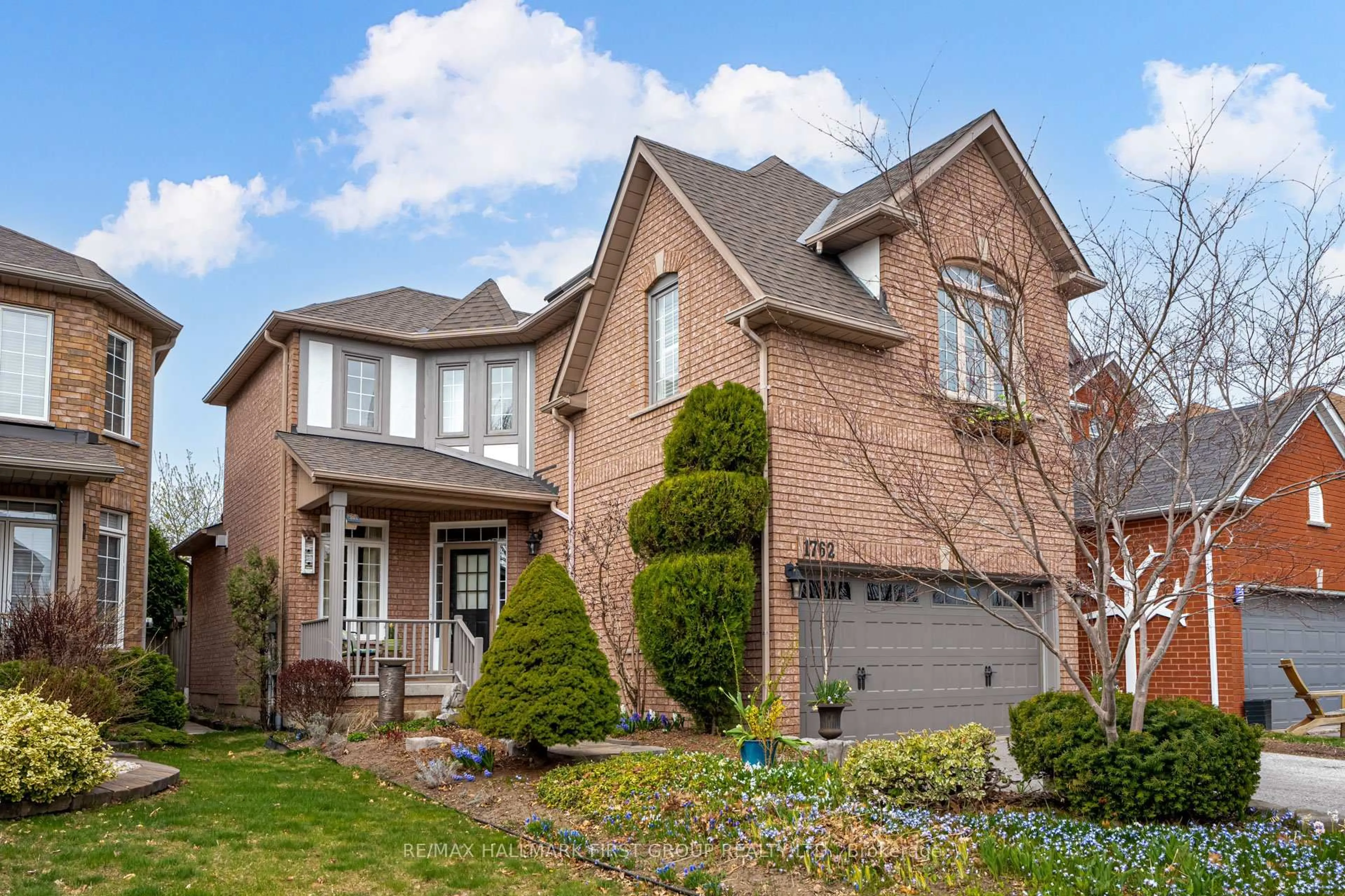 Home with brick exterior material, street for 1762 Autumn Cres, Pickering Ontario L1V 6X2