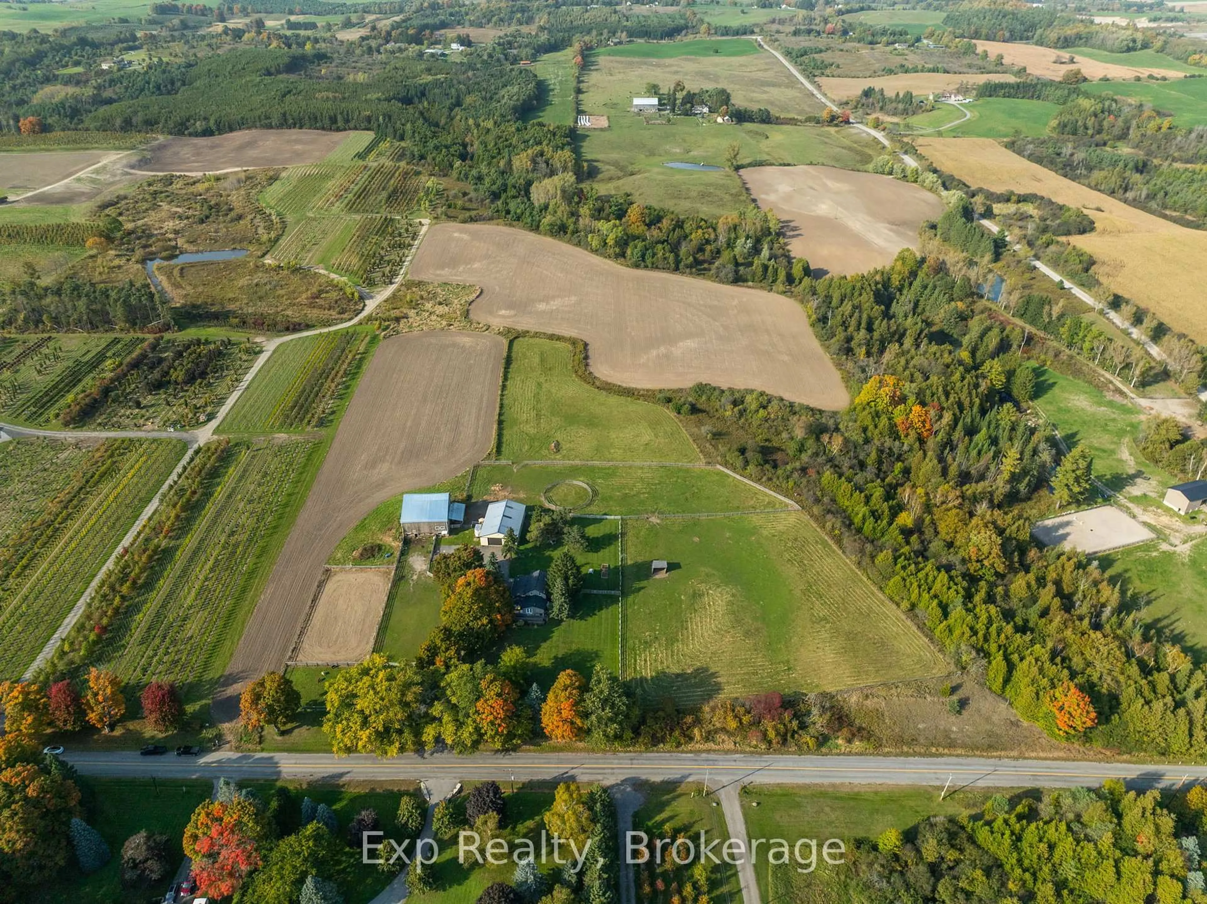 A pic from outside/outdoor area/front of a property/back of a property/a pic from drone, unknown for 772 Townline Rd, Scugog Ontario L0B 1A0