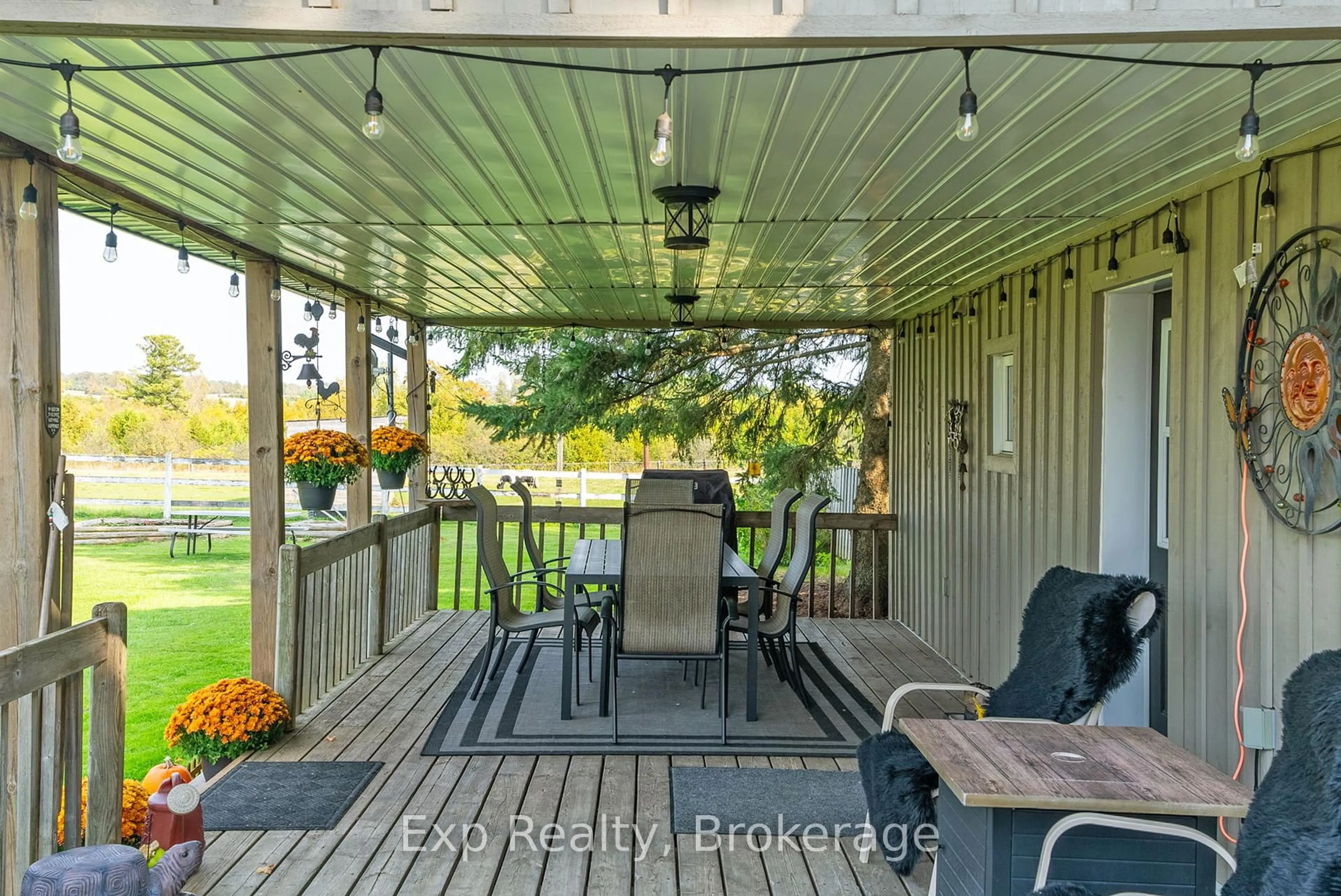 Patio, unknown for 772 Townline Rd, Scugog Ontario L0B 1A0