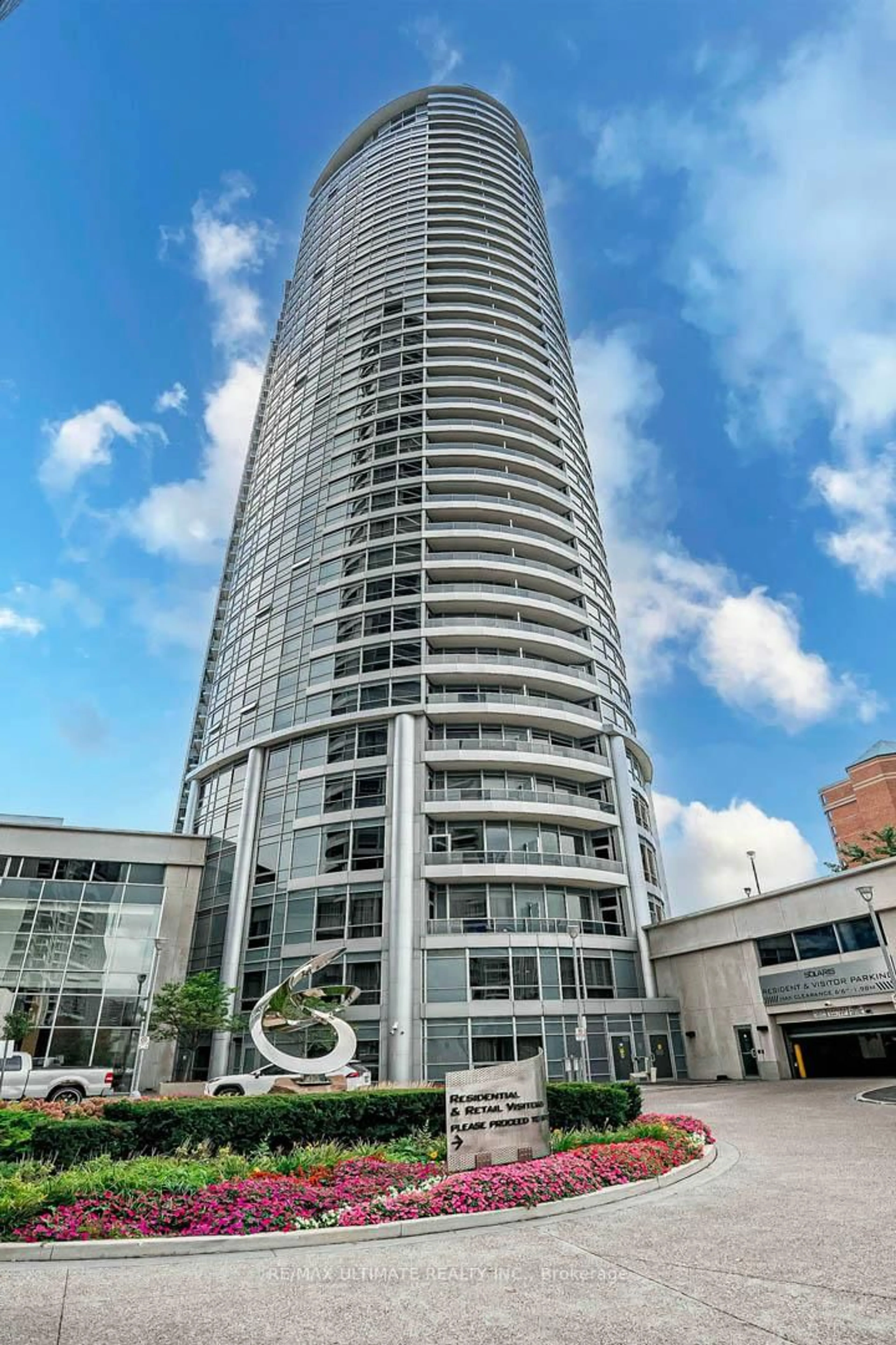 Indoor foyer for 135 Village Green Sq #3720, Toronto Ontario M1S 0G4