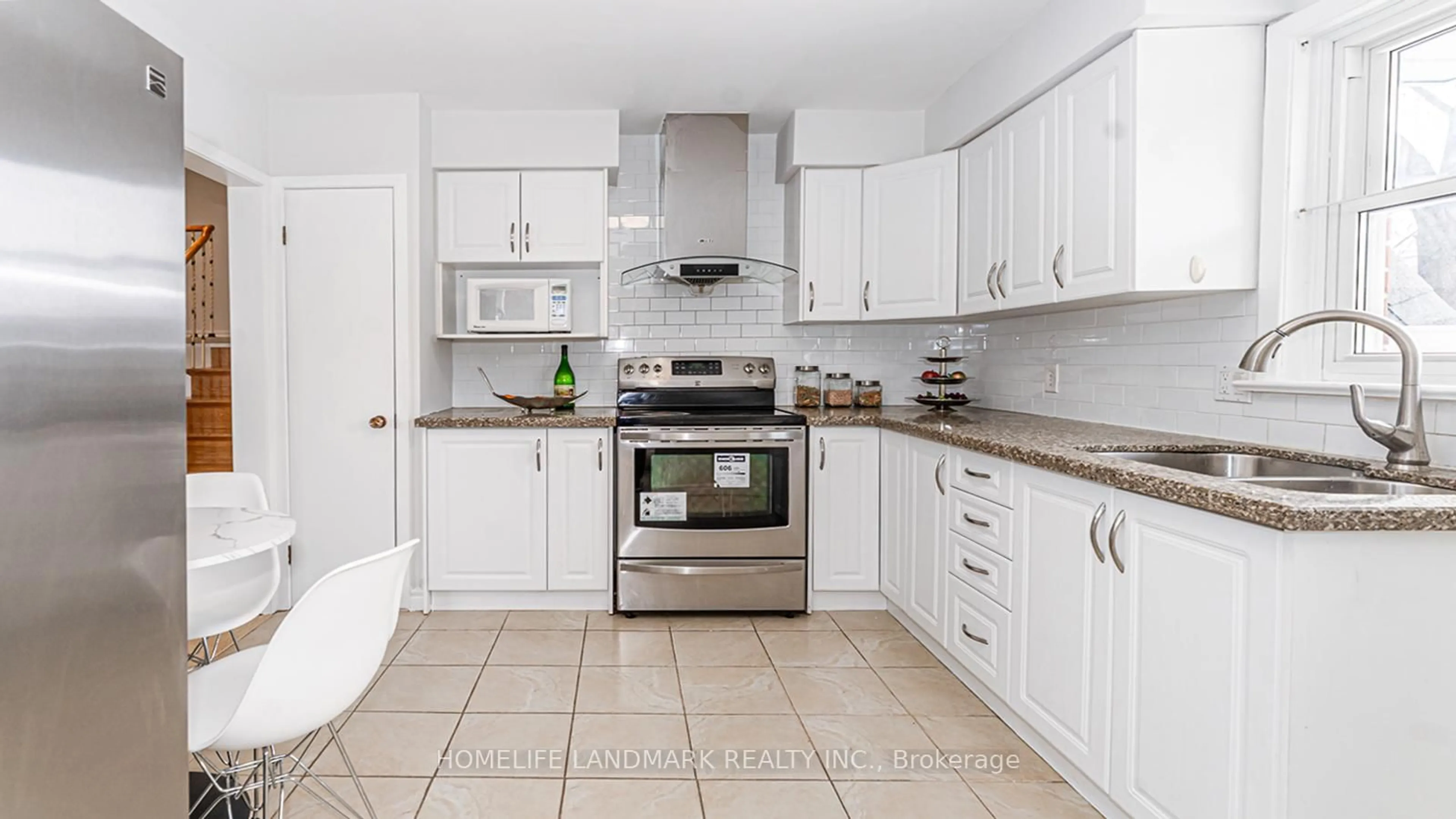 Standard kitchen, ceramic/tile floor for 10 Rotunda Pl, Toronto Ontario M1T 1M7