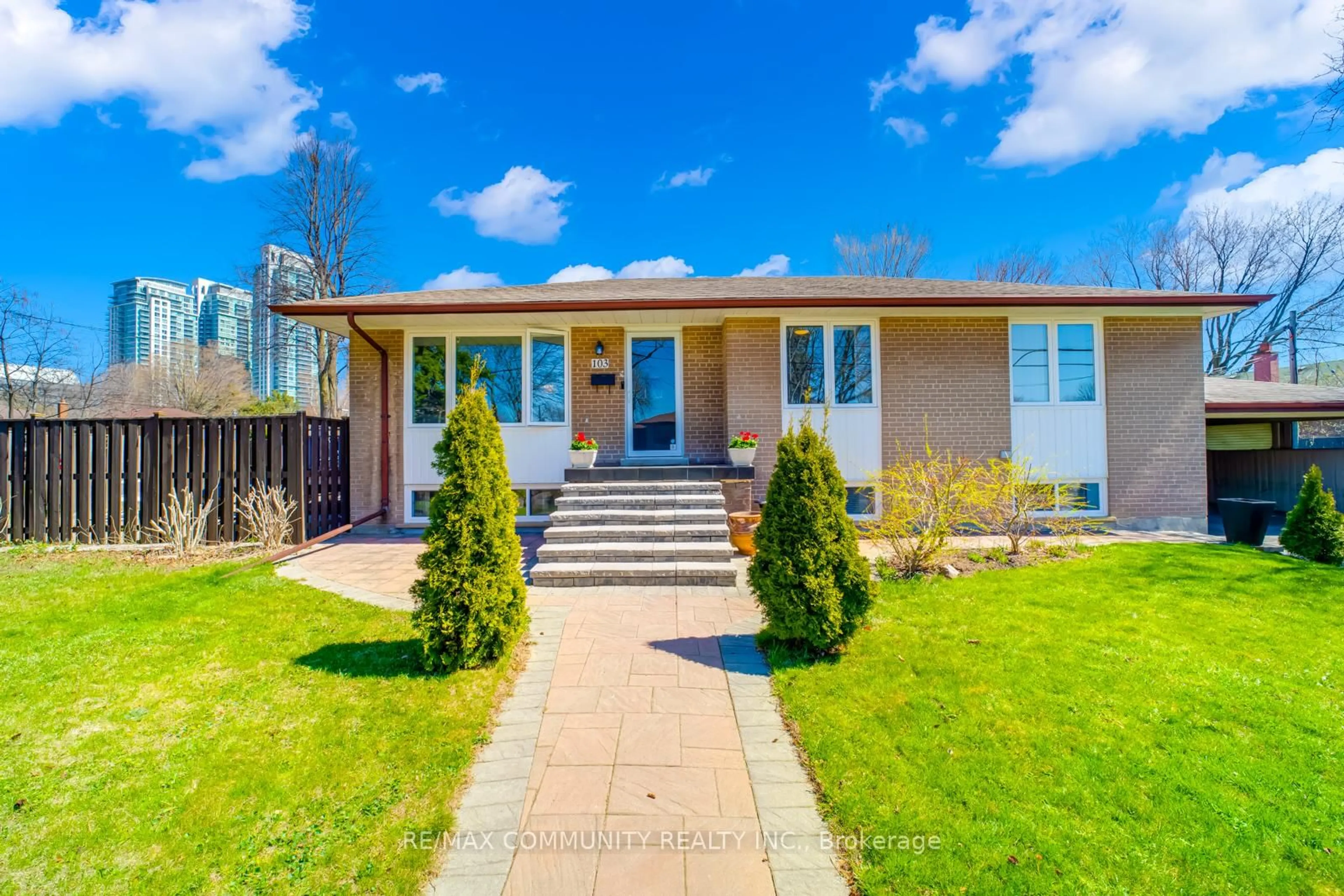 Home with vinyl exterior material, street for 103 Packard Blvd, Toronto Ontario M1P 4K7