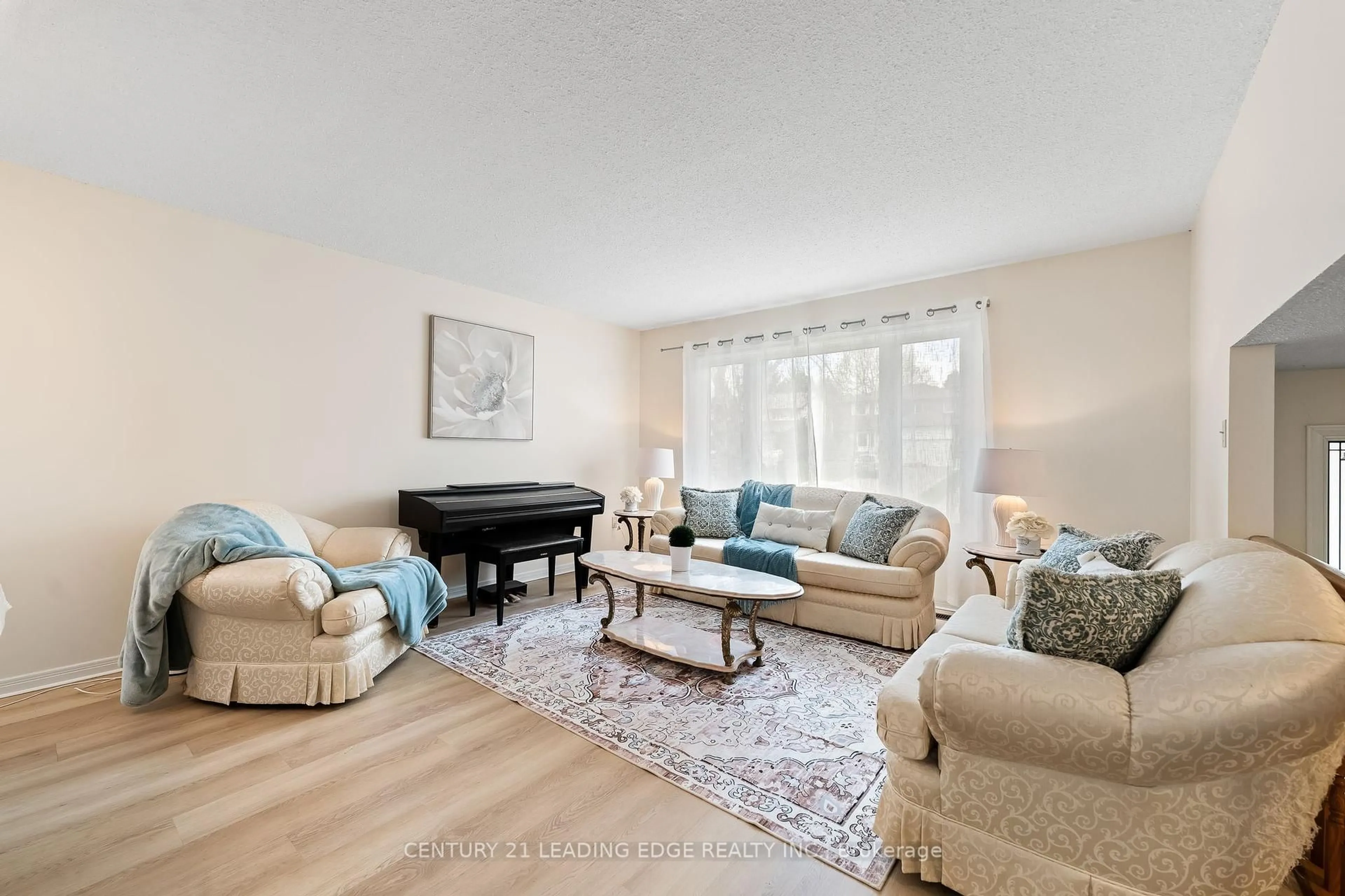Living room with furniture, unknown for 840 William Booth Cres, Oshawa Ontario L1G 7N4