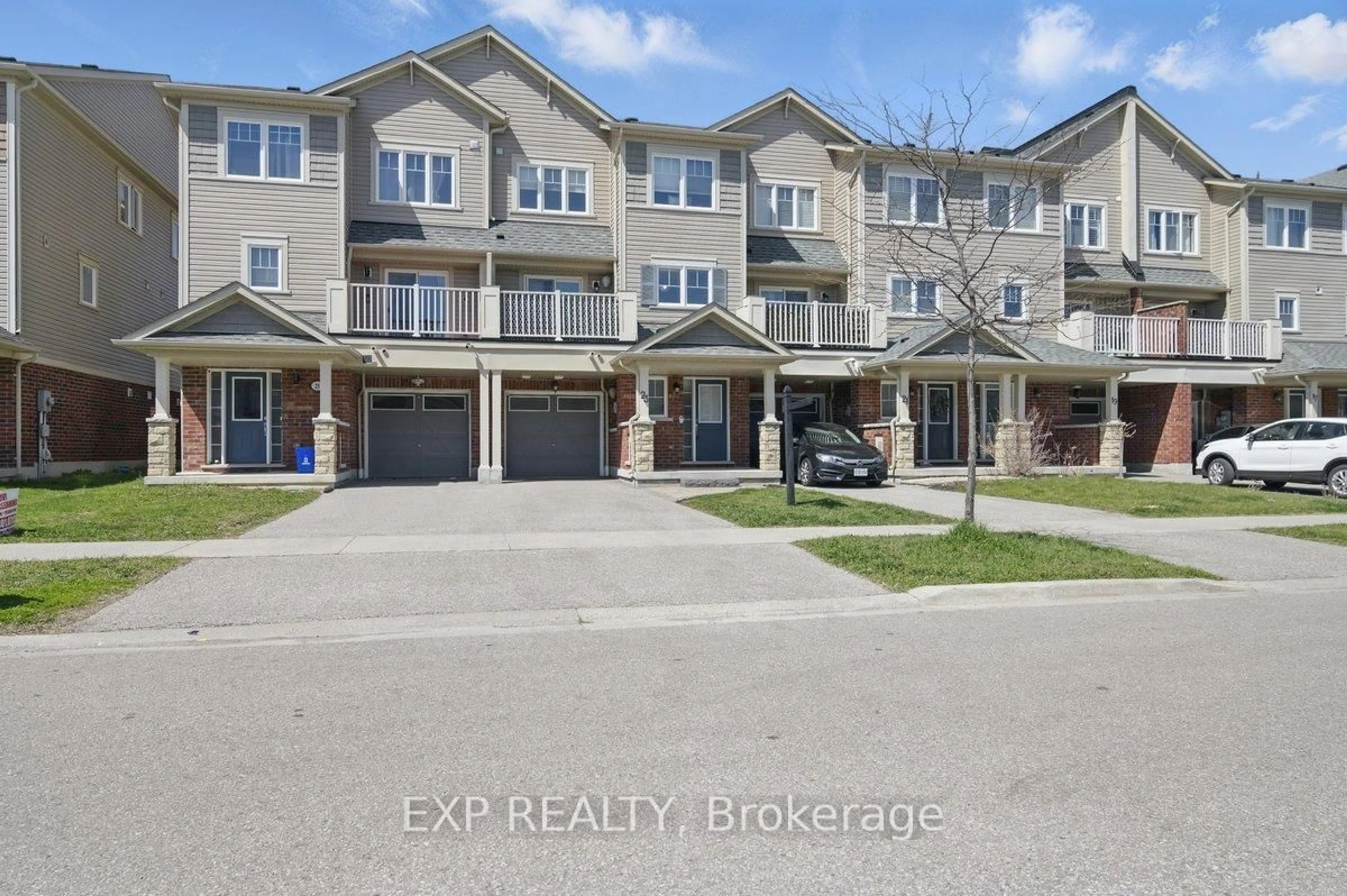 A pic from outside/outdoor area/front of a property/back of a property/a pic from drone, street for 23 Great Gabe Cres, Oshawa Ontario L1L 0C1
