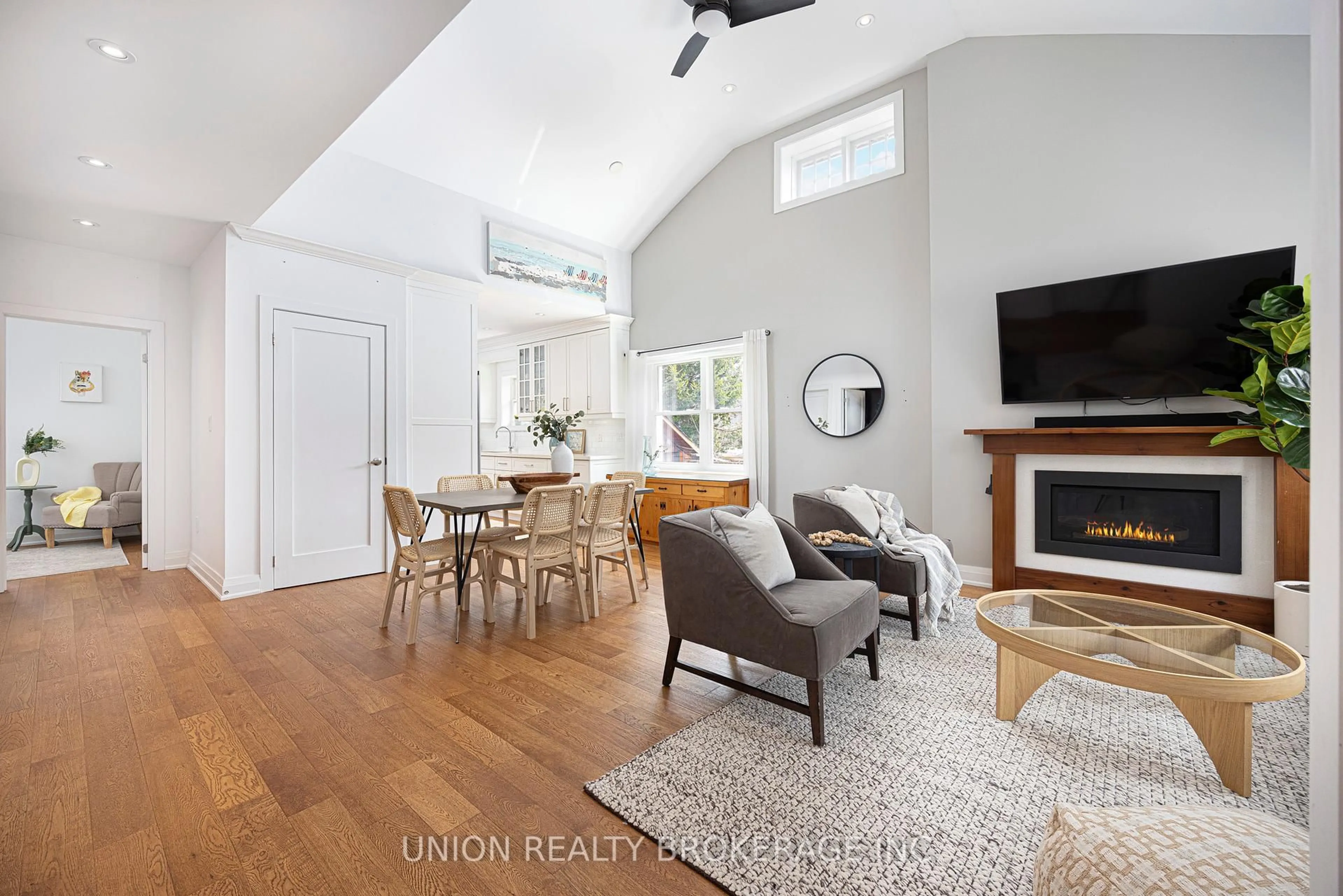 Living room with furniture, wood/laminate floor for 187 Blantyre Ave, Toronto Ontario M1N 2R6
