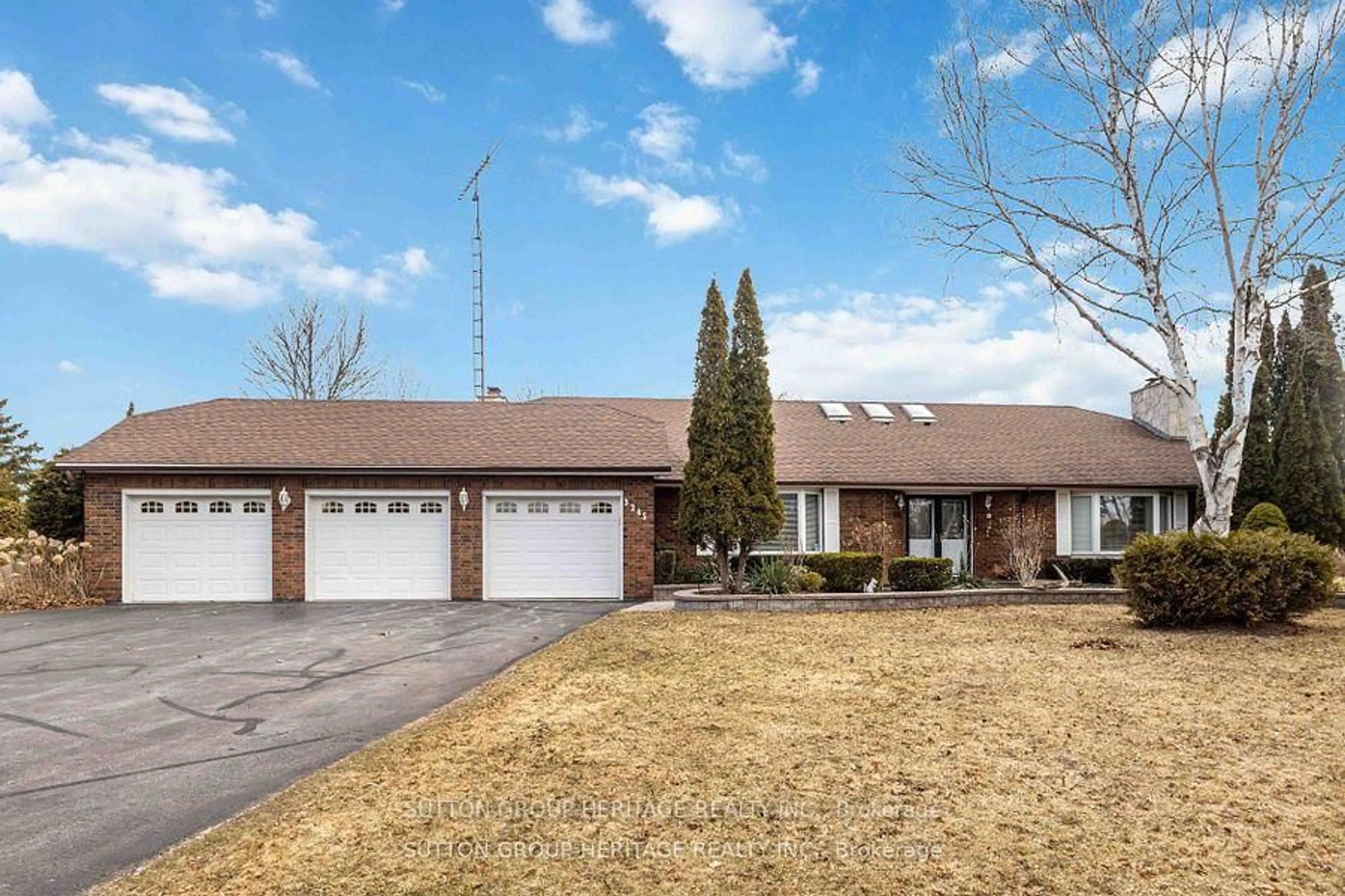 Home with brick exterior material, street for 3245 Northview Crt, Oshawa Ontario L1H 7K4