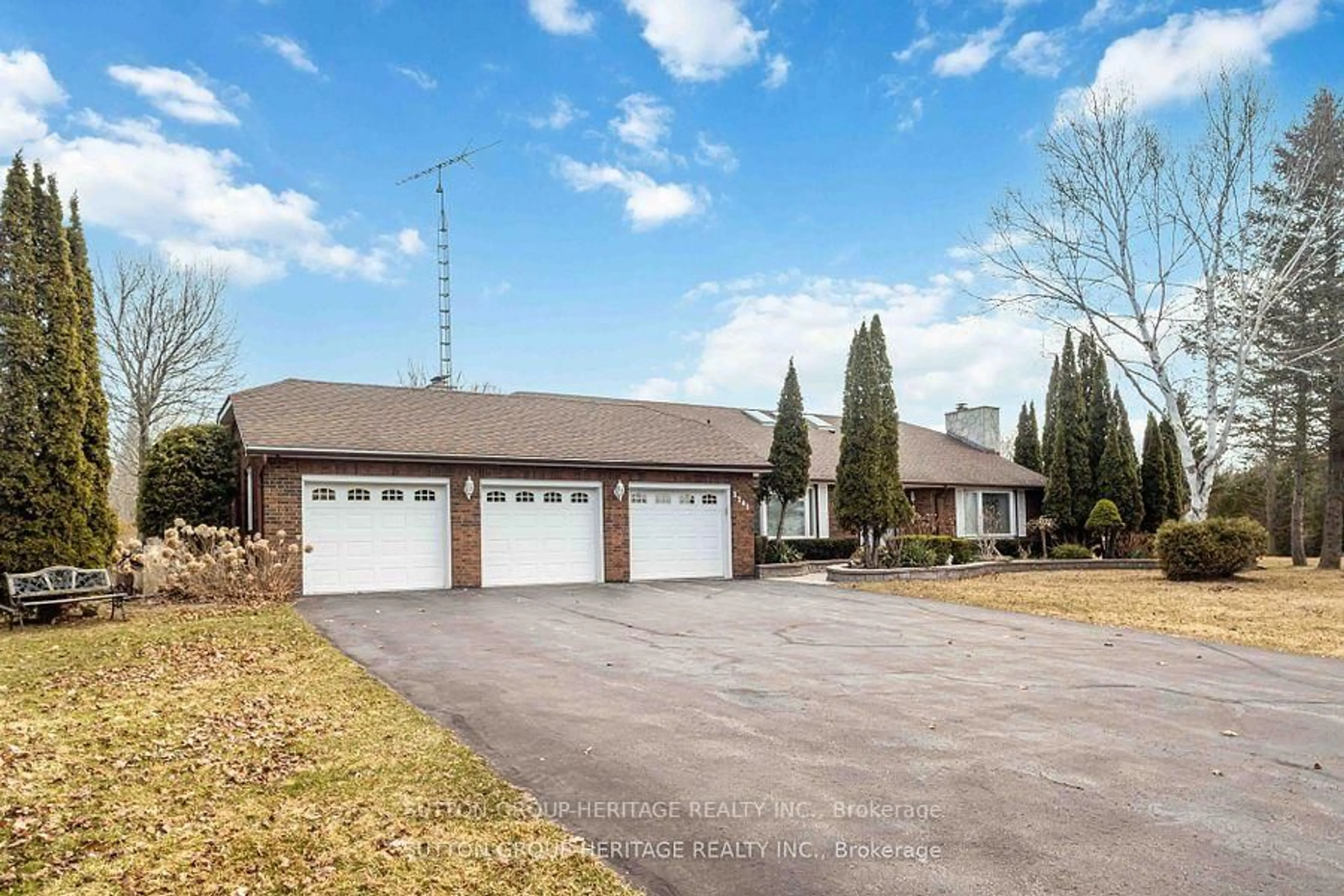 Indoor garage for 3245 Northview Crt, Oshawa Ontario L1H 7K4