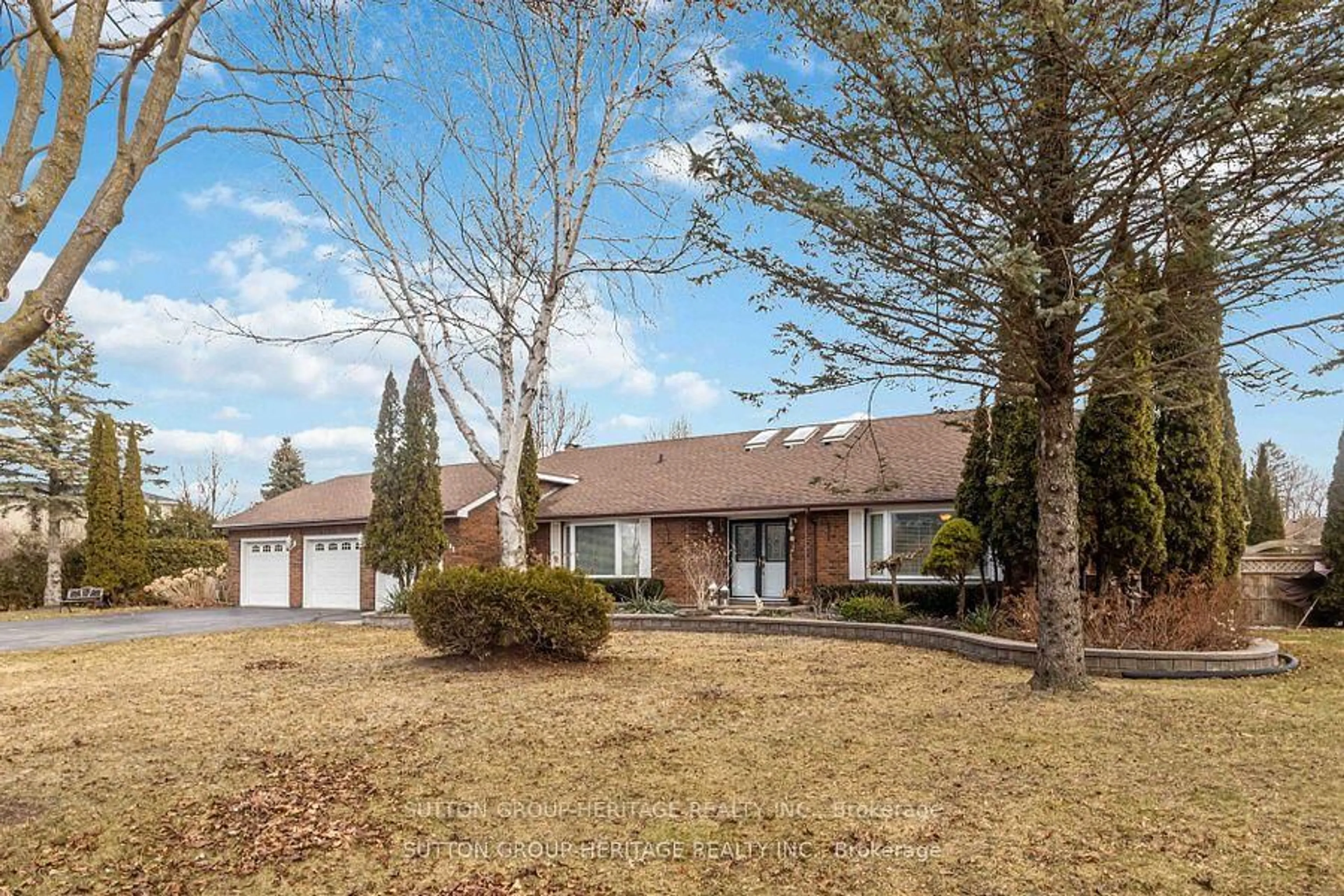 Home with brick exterior material, street for 3245 Northview Crt, Oshawa Ontario L1H 7K4