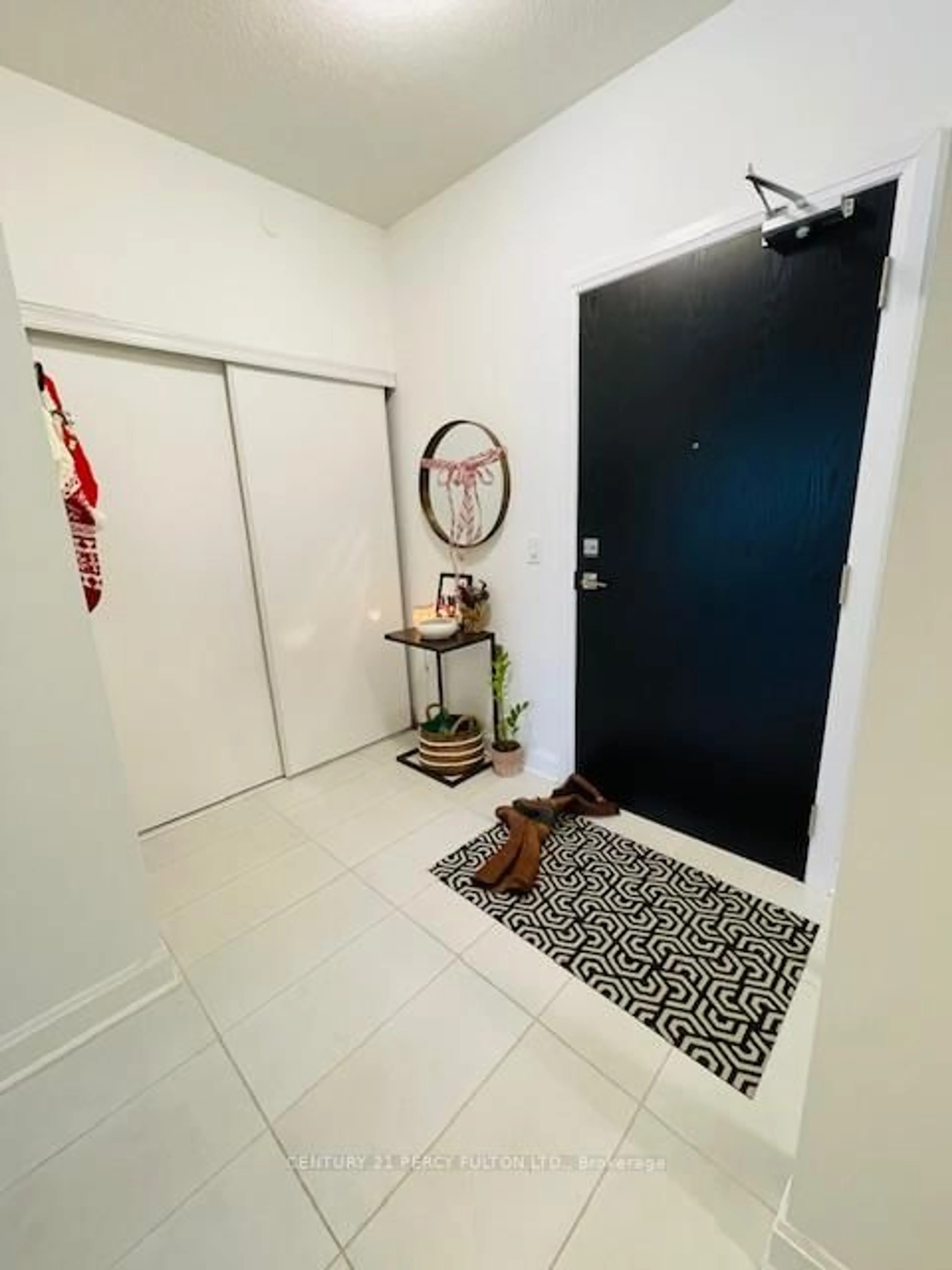 Indoor entryway for 50 Lakebreeze Dr #226, Clarington Ontario L1B 0V9