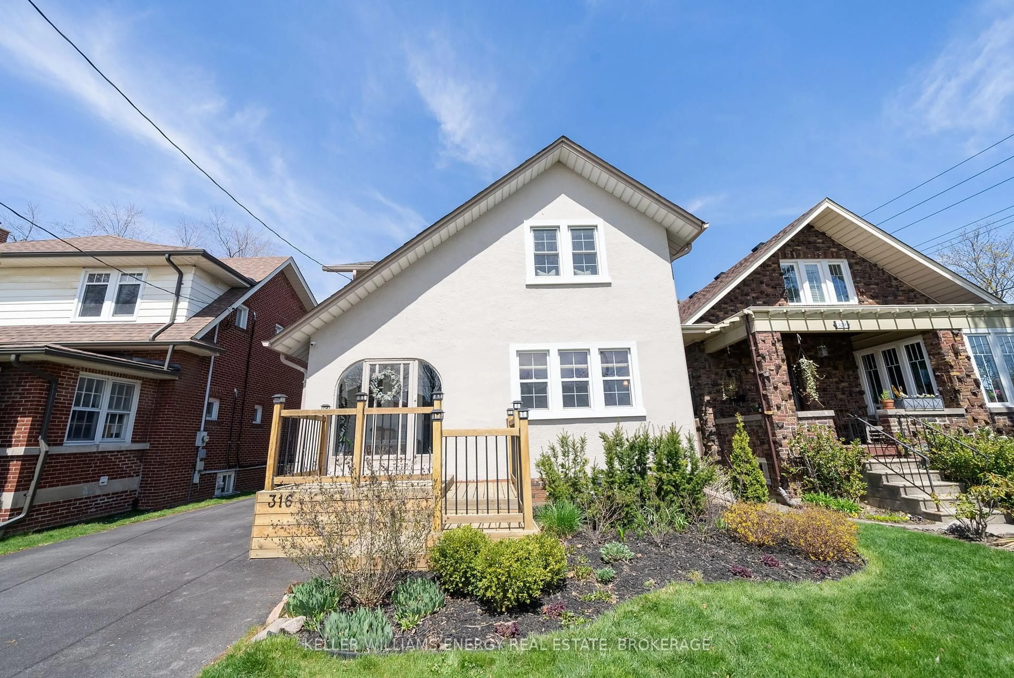 Home with brick exterior material, street for 316 King St, Oshawa Ontario L1H 1C8