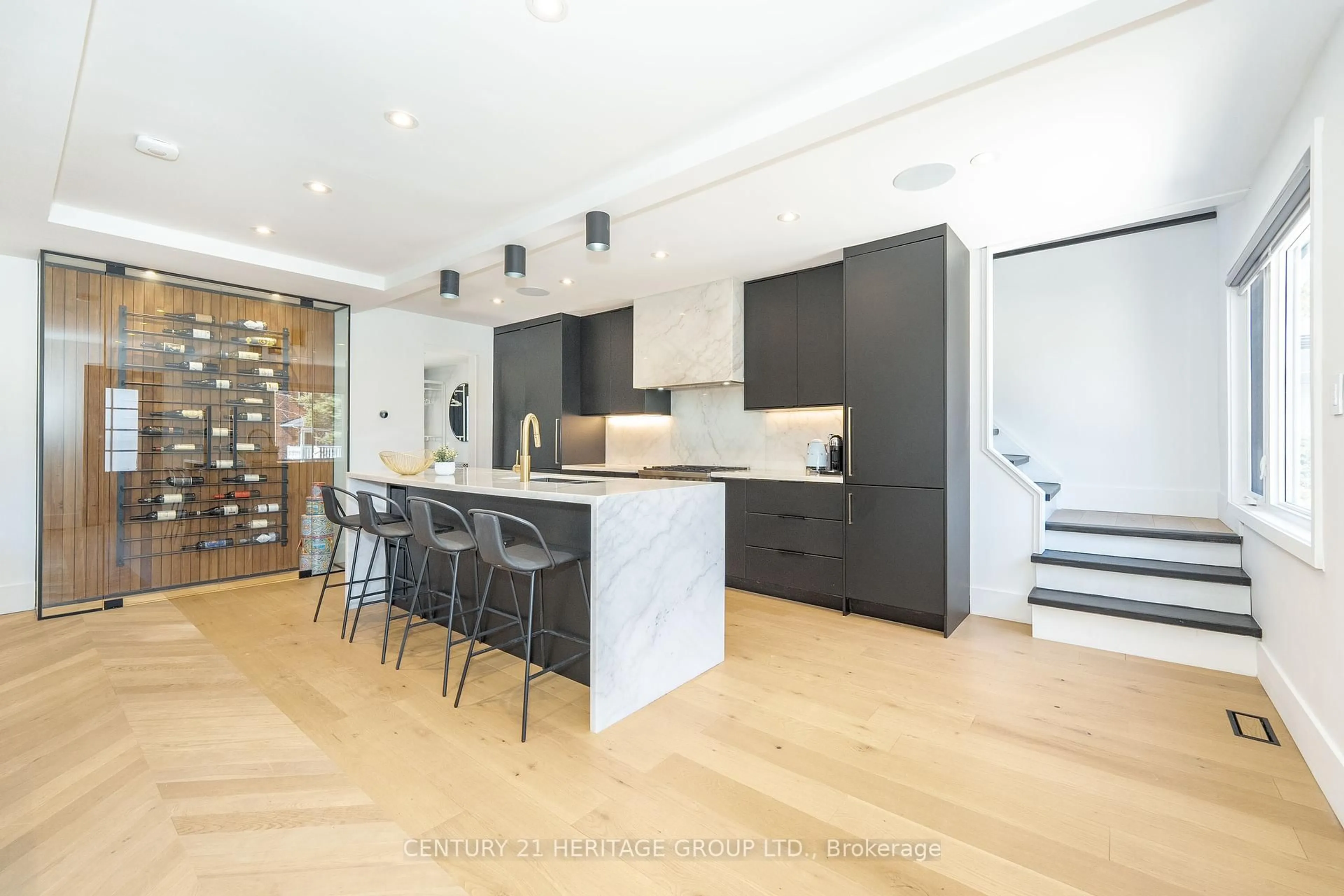 Contemporary kitchen, unknown for 48 DENVALE Rd, Toronto Ontario M4B 3B7