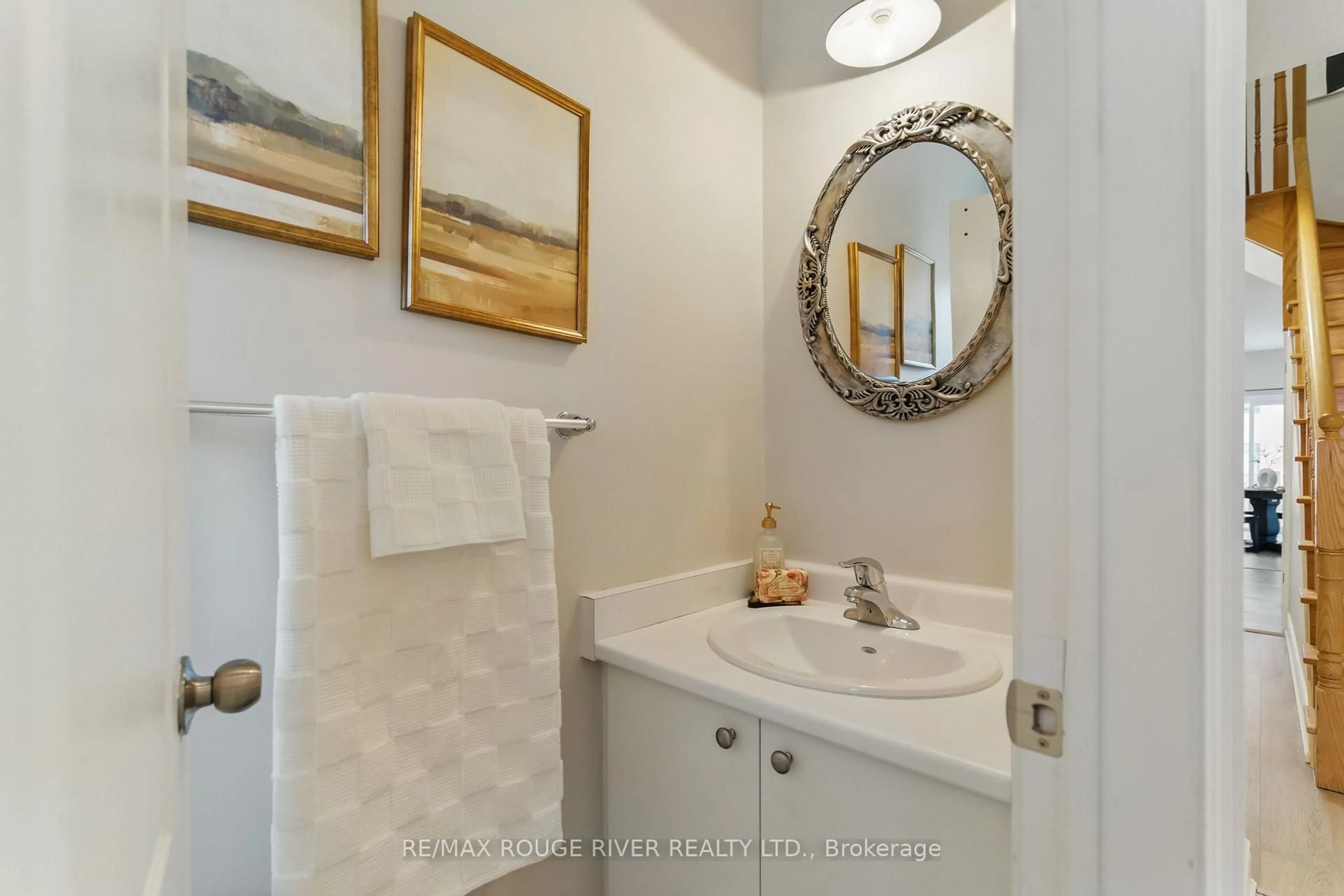 Standard bathroom, ceramic/tile floor for 4 Prospect Way, Whitby Ontario L1N 0L4