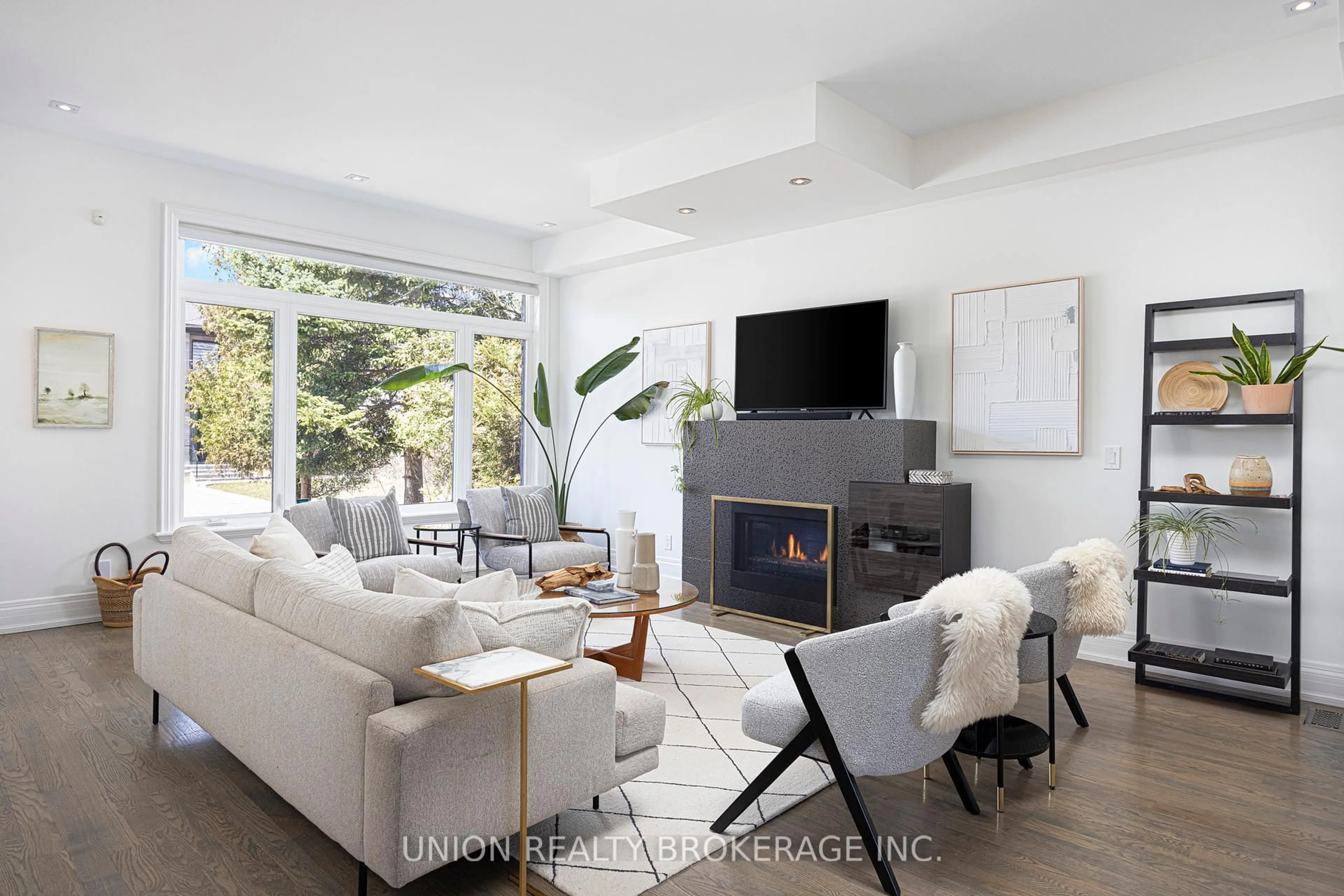 Living room with furniture, unknown for 47 Eastville Ave, Toronto Ontario M1M 2N6