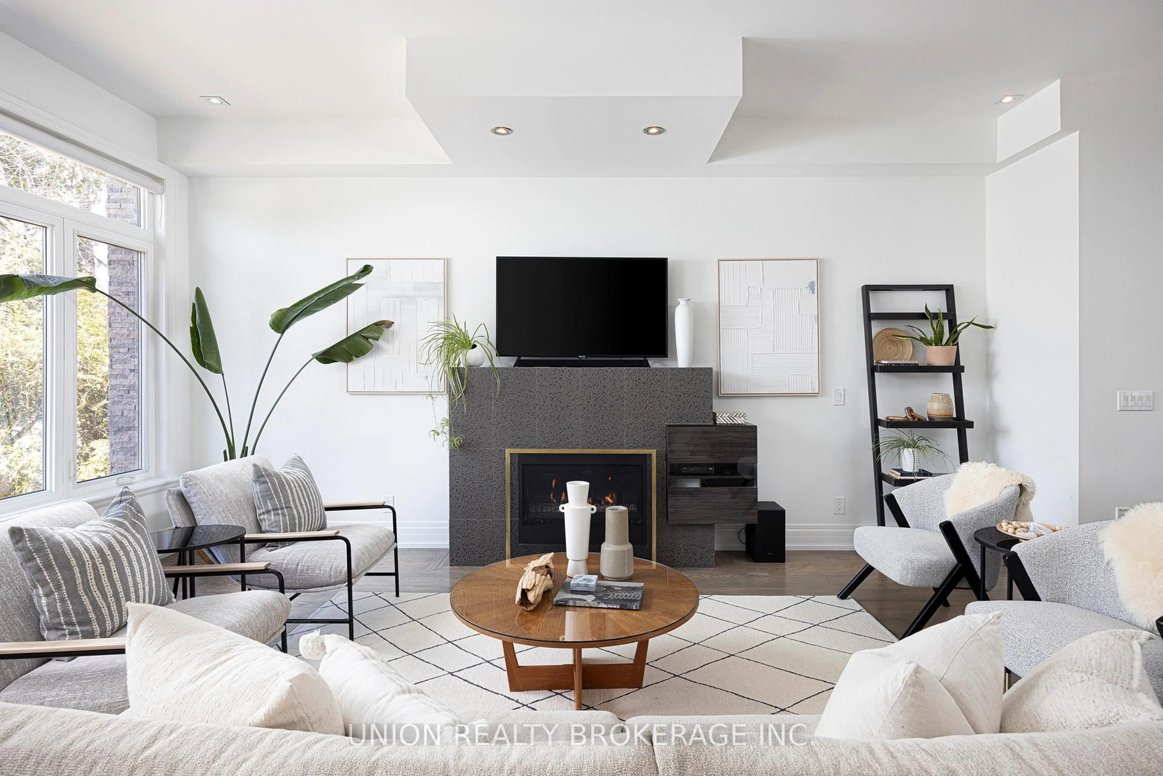 Living room with furniture, unknown for 47 Eastville Ave, Toronto Ontario M1M 2N6