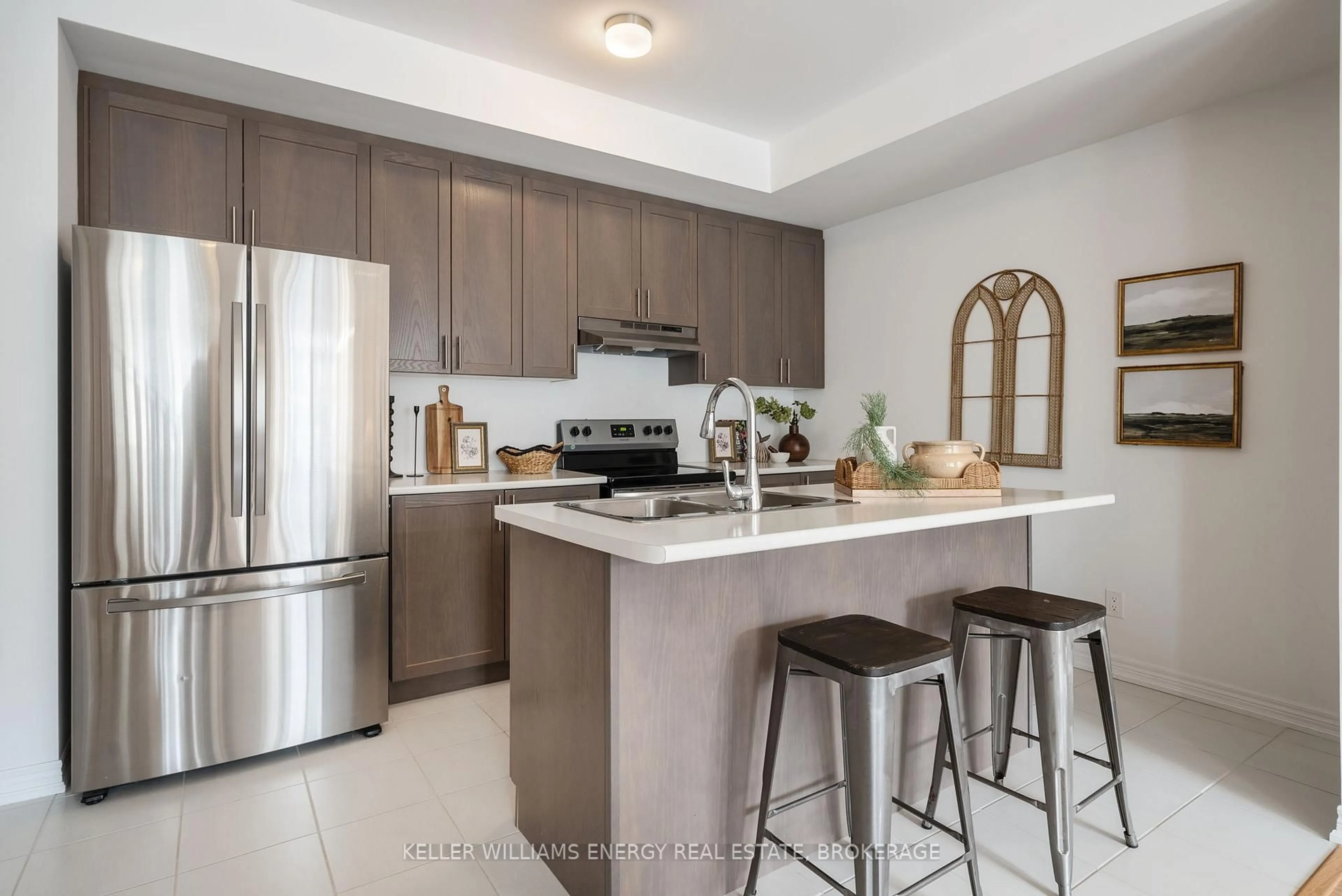 Open concept kitchen, unknown for 1097 Lockie Dr, Oshawa Ontario L1H 7K5