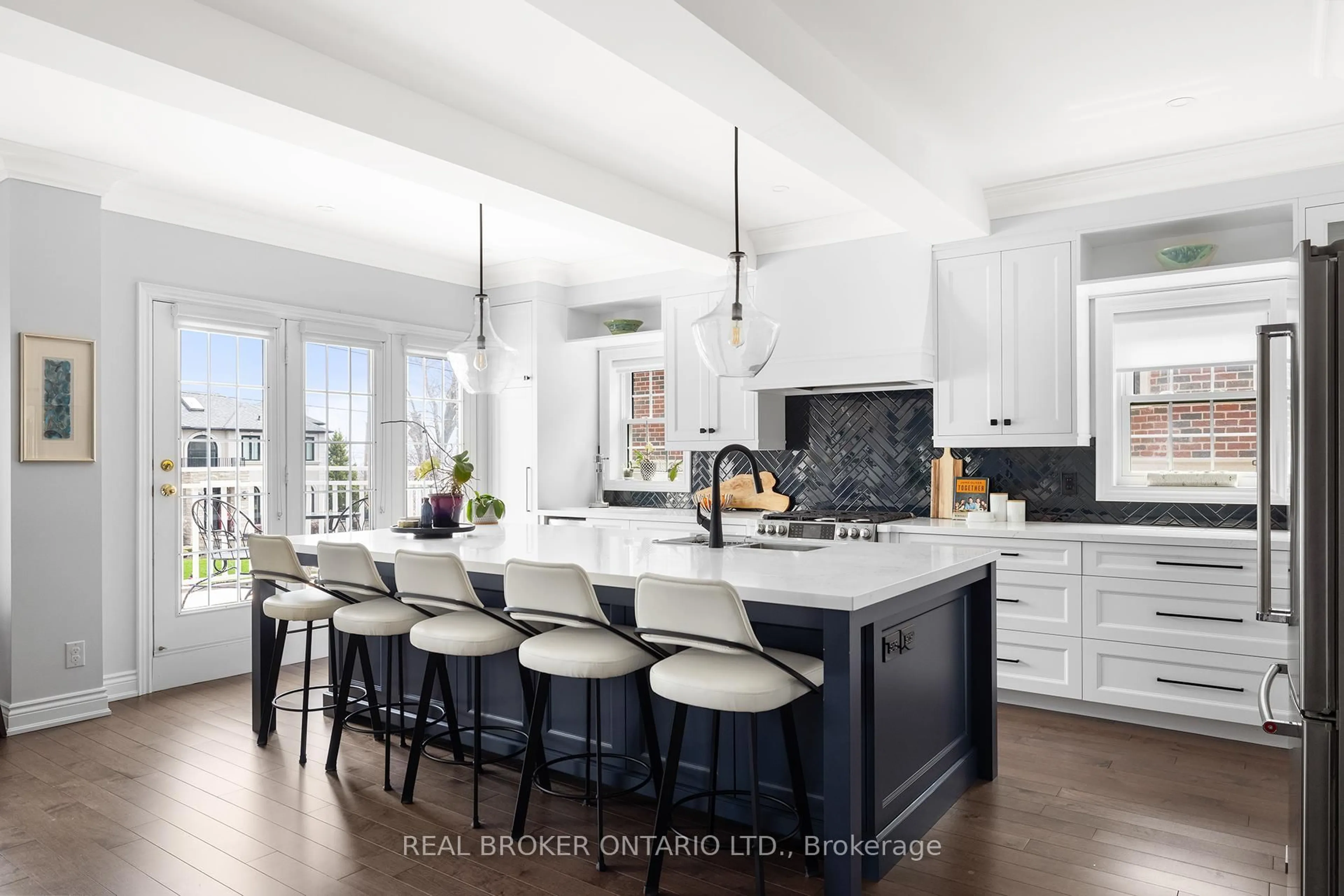 Open concept kitchen, unknown for 470 Poplar Ave, Ajax Ontario L1S 1E8