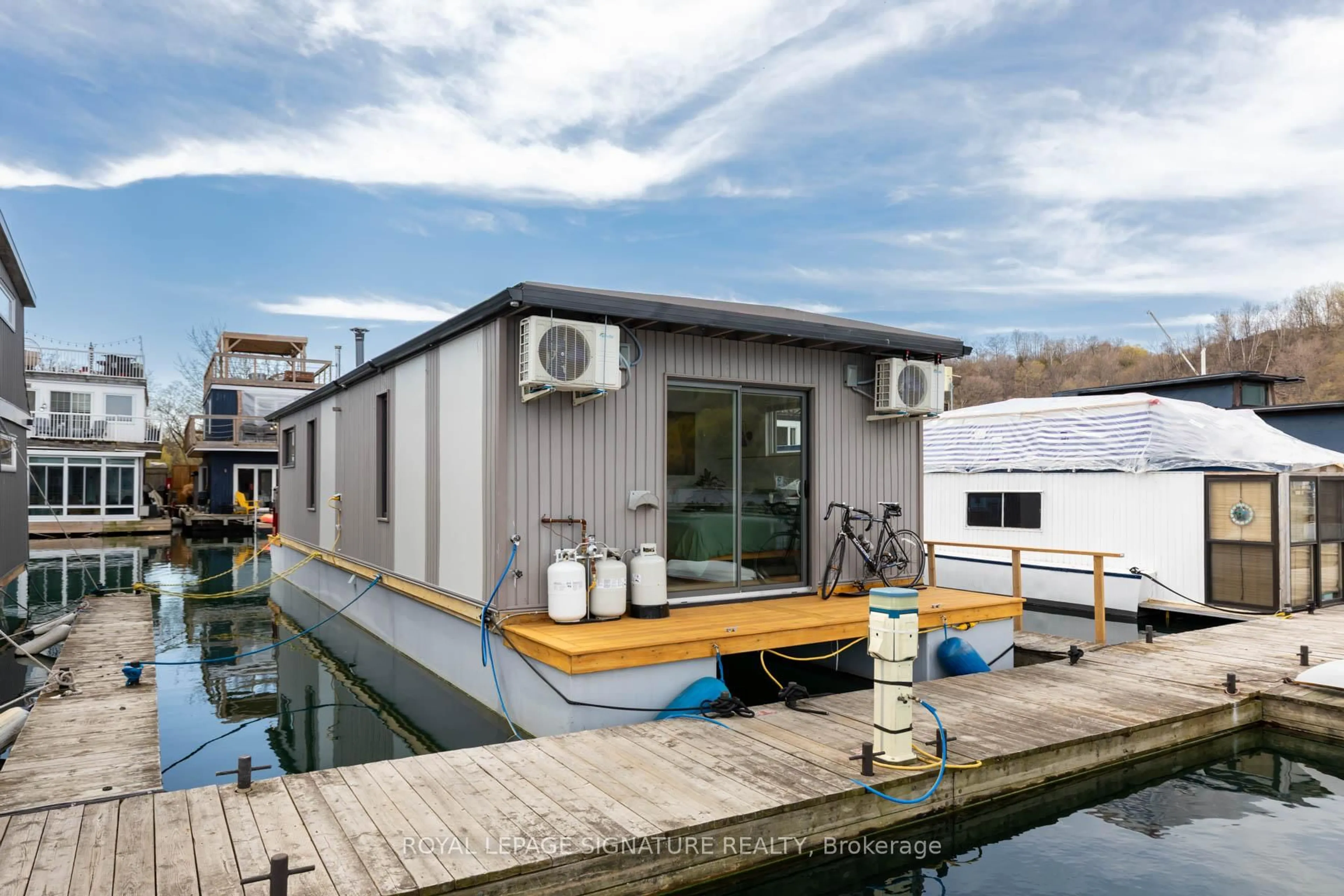 Home with vinyl exterior material, water/lake/river/ocean view for 7 Brimley Rd #E-65, Toronto Ontario M1M 3W3