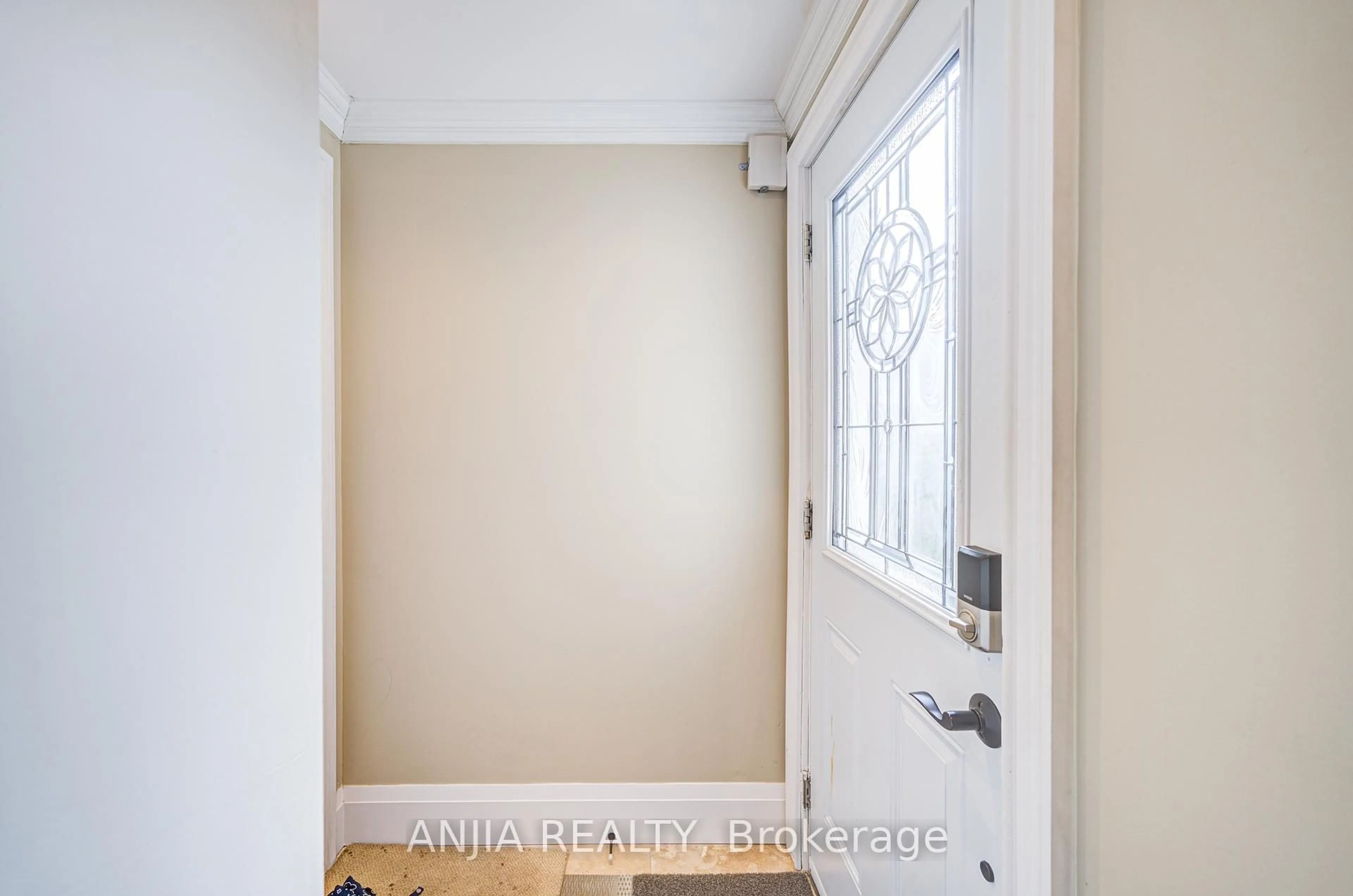 Indoor entryway for 56 Flintridge Rd, Toronto Ontario M1P 1C3